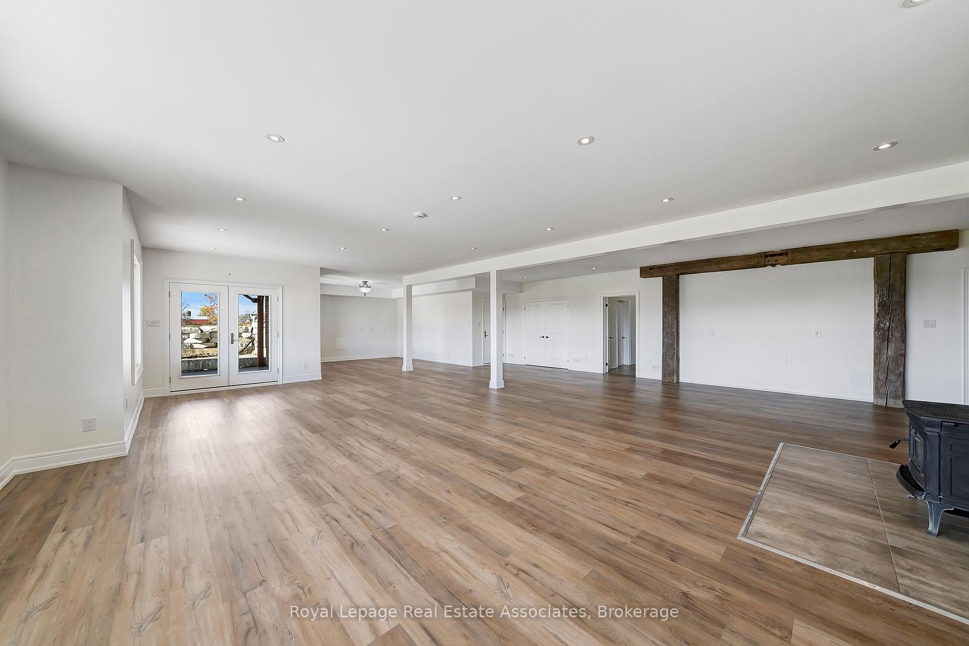 Photo 37 of 1130 Ridge Road, Hamilton, Rural Stoney Creek — HOMEH