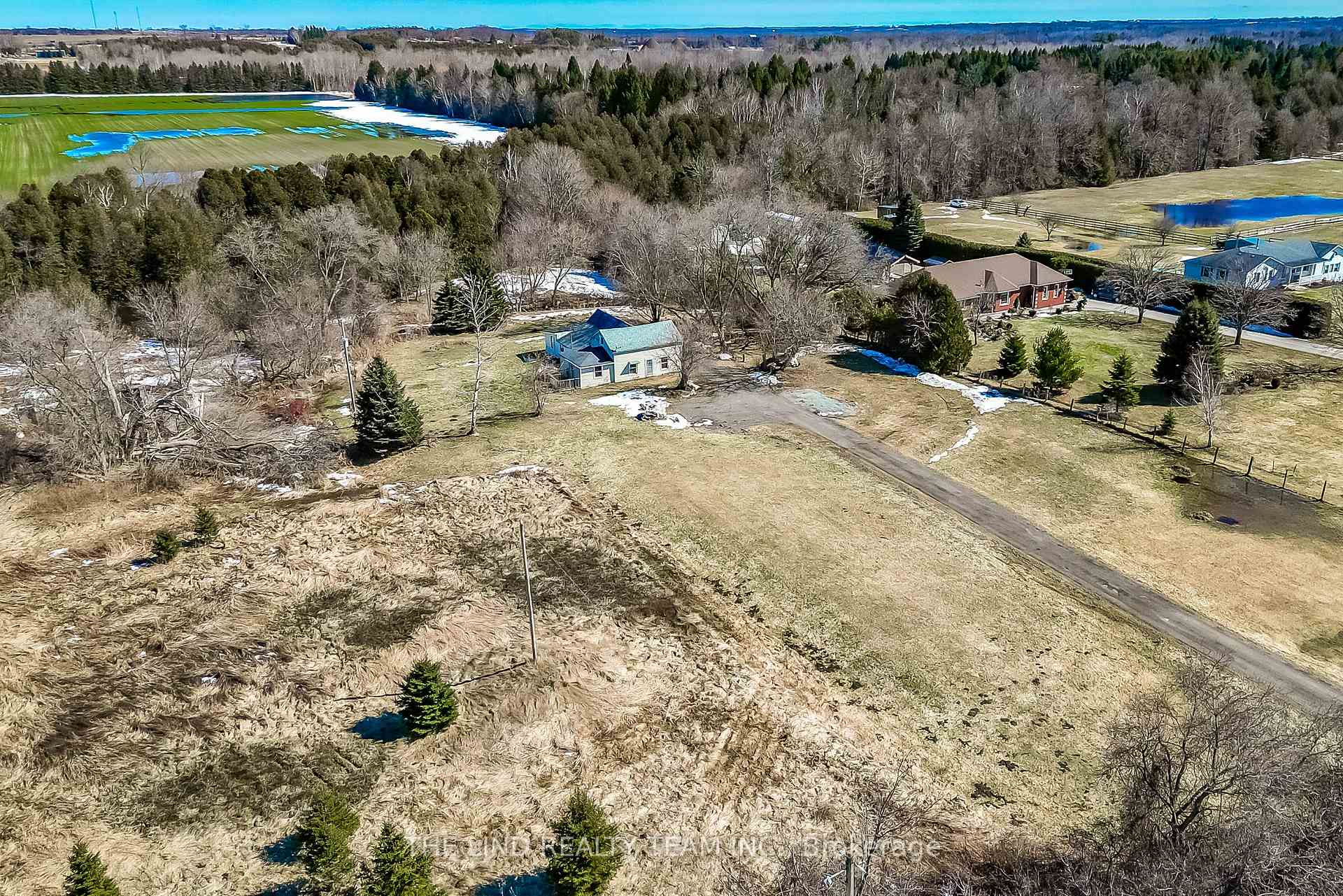 Photo 32 of 606 Catering Road, Georgina, Sutton & Jackson's Point — HOMEH