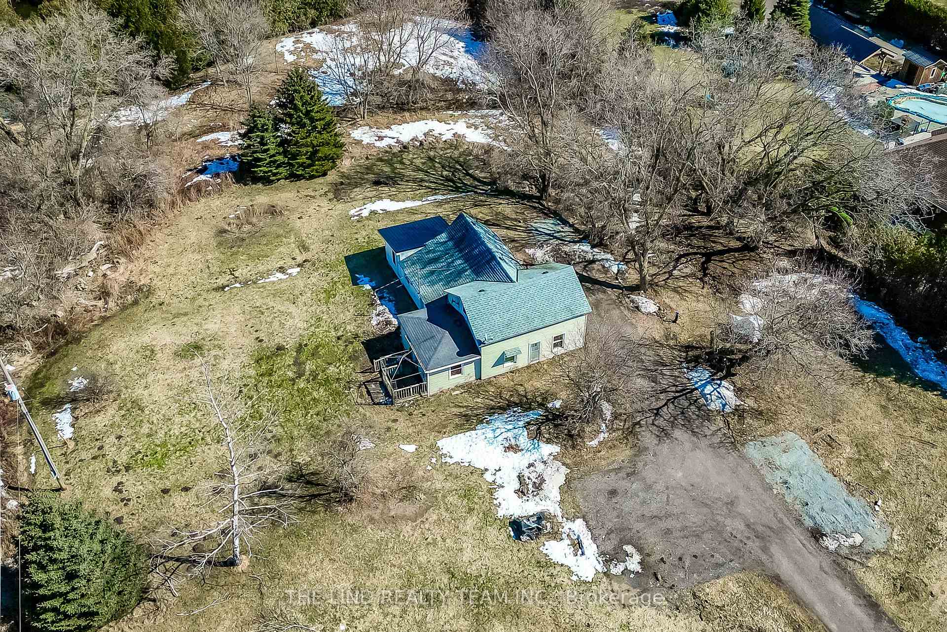 Photo 38 of 606 Catering Road, Georgina, Sutton & Jackson's Point — HOMEH