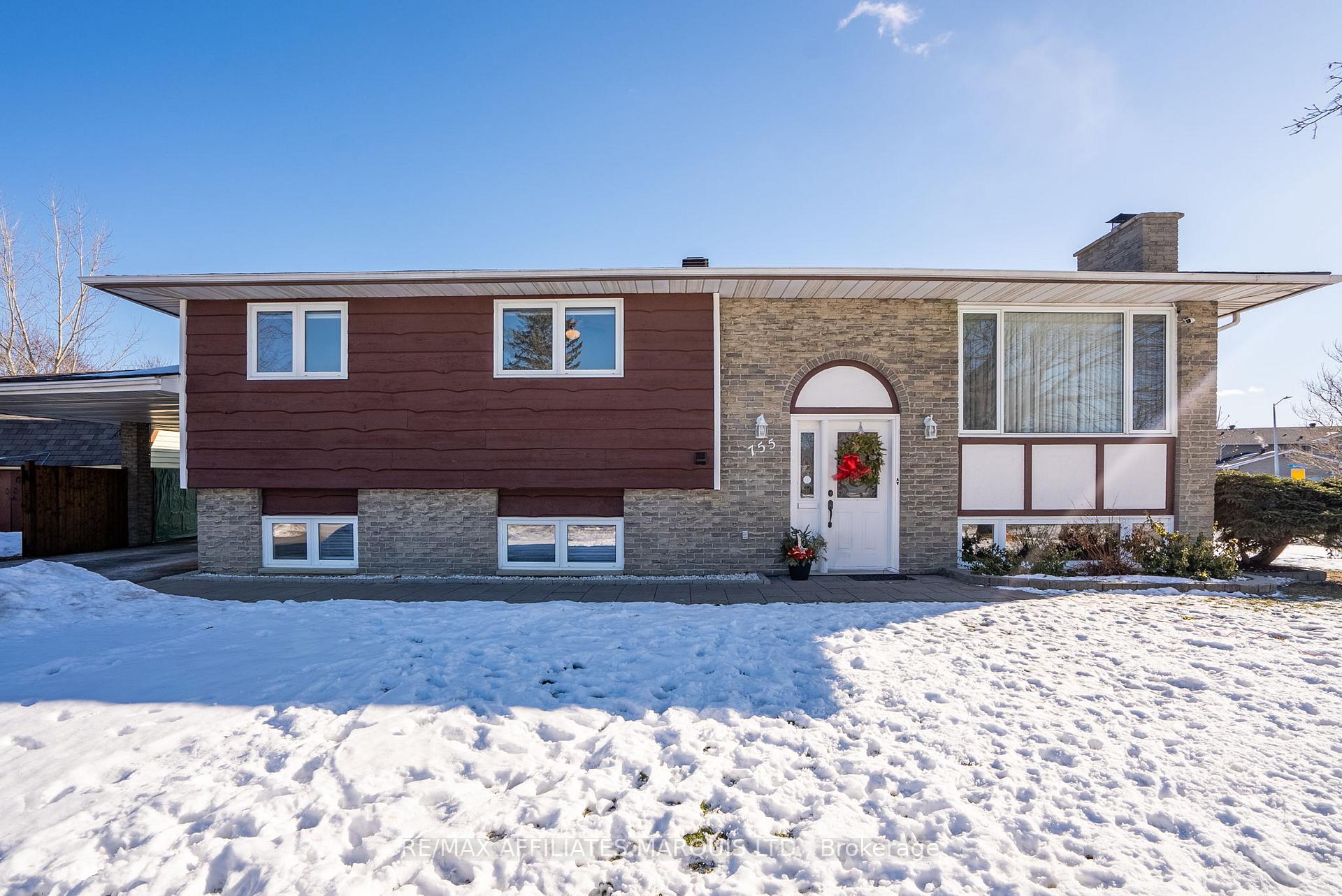 Front of 755 Montcalm Court