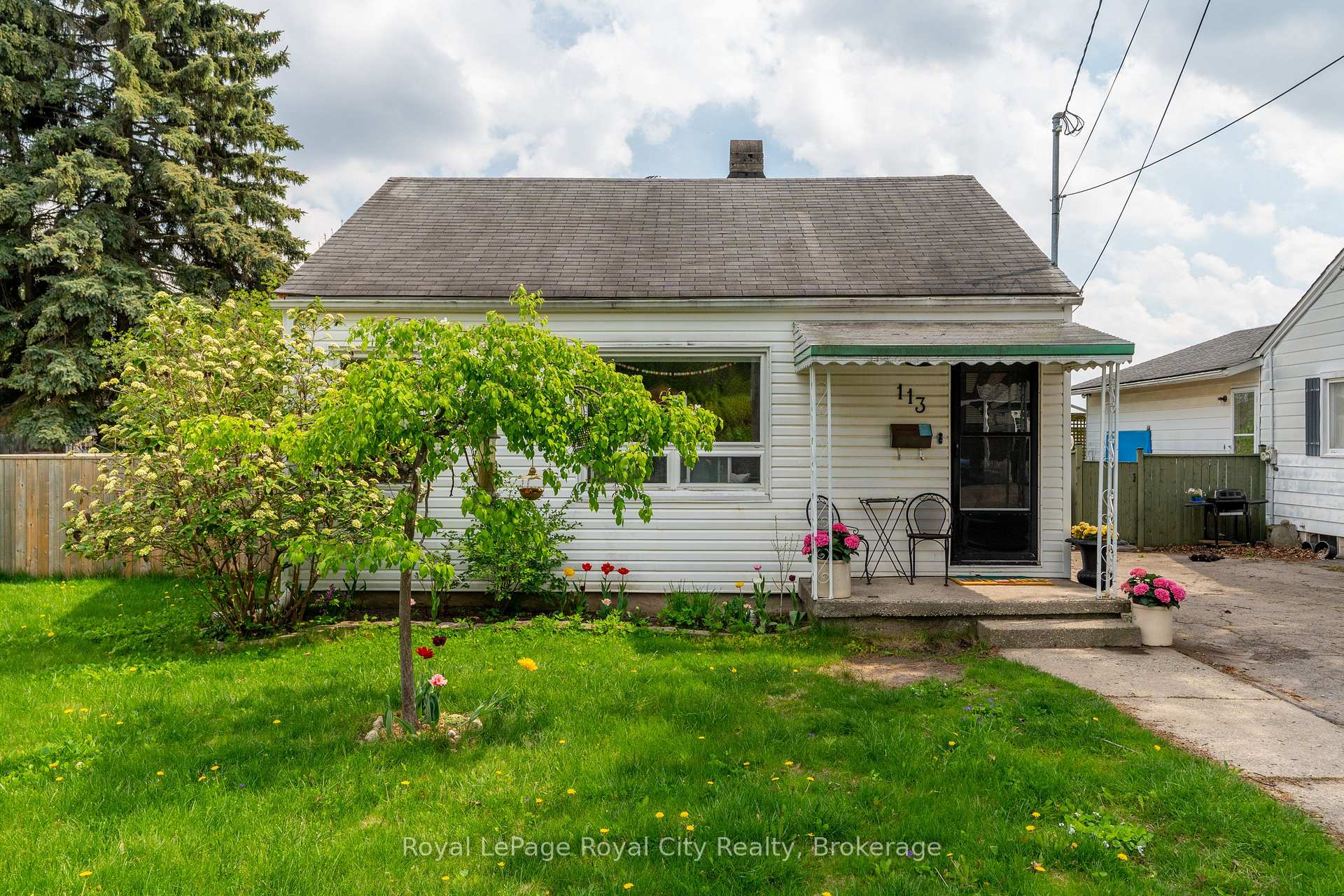 Photo 2 of 113 Memorial Crescent, Guelph, Junction/Onward Willow — HOMEH