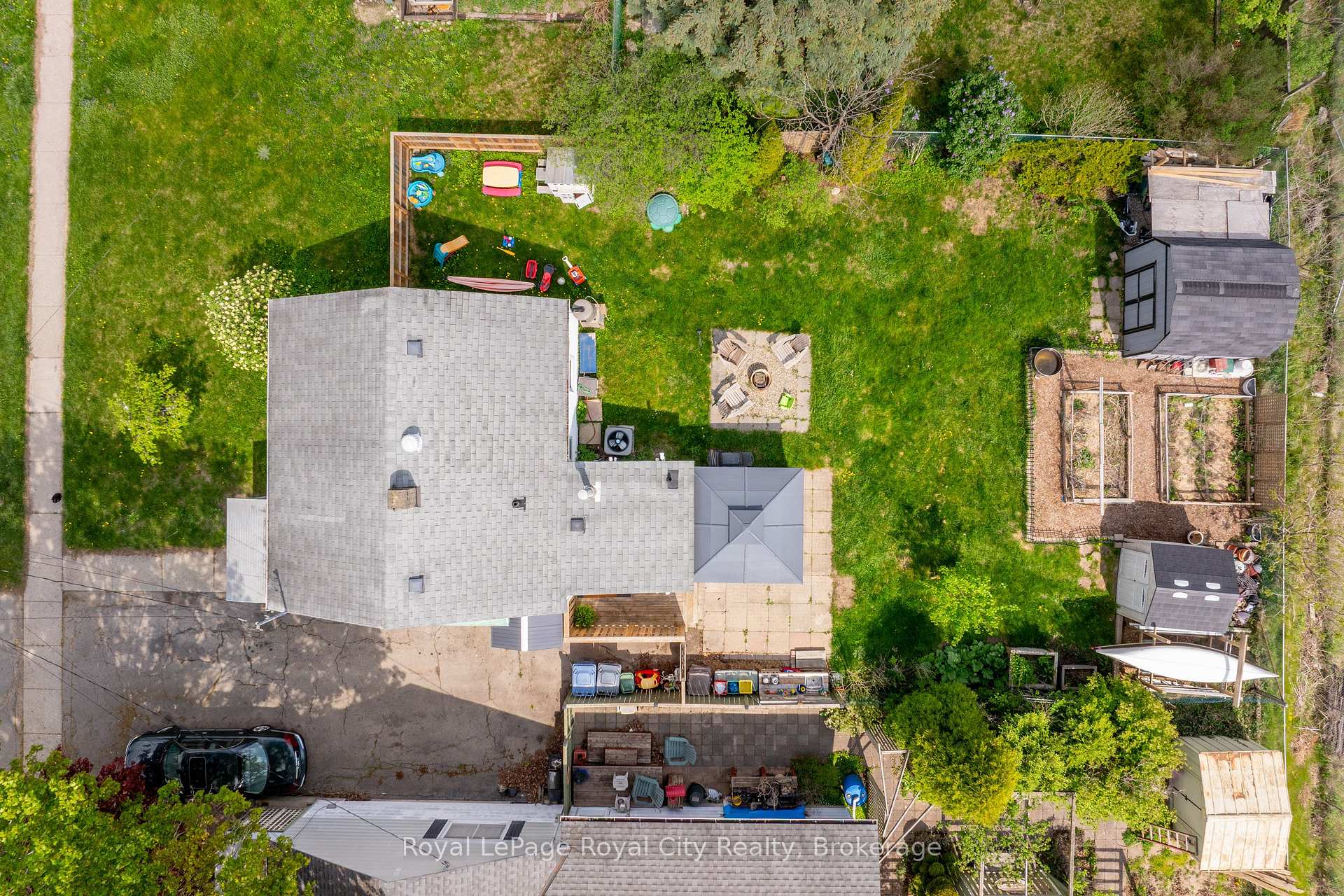 Photo 4 of 113 Memorial Crescent, Guelph, Junction/Onward Willow — HOMEH