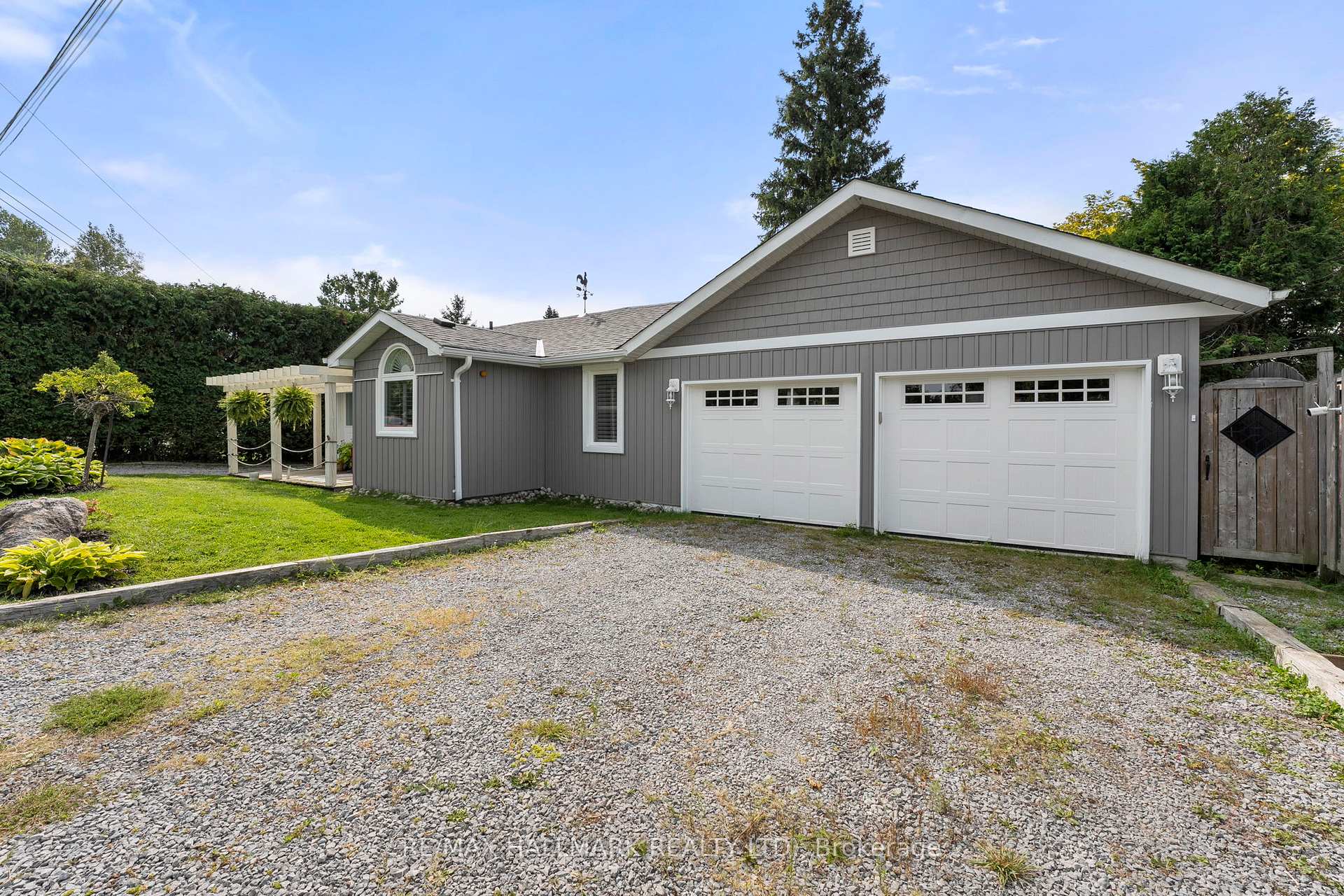 Photo 1 of 162 Riverbank Drive, Georgina, Pefferlaw — HOMEH