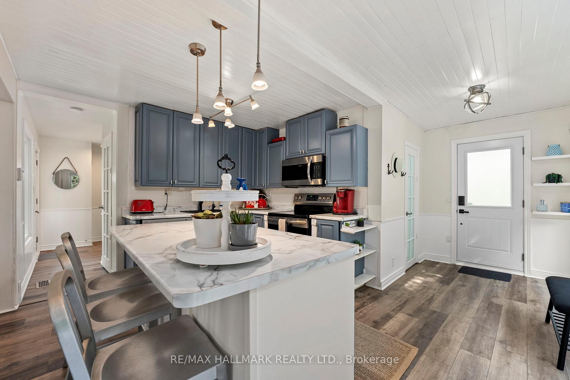 Photo 3 of 162 Riverbank Drive, Georgina, Pefferlaw — HOMEH