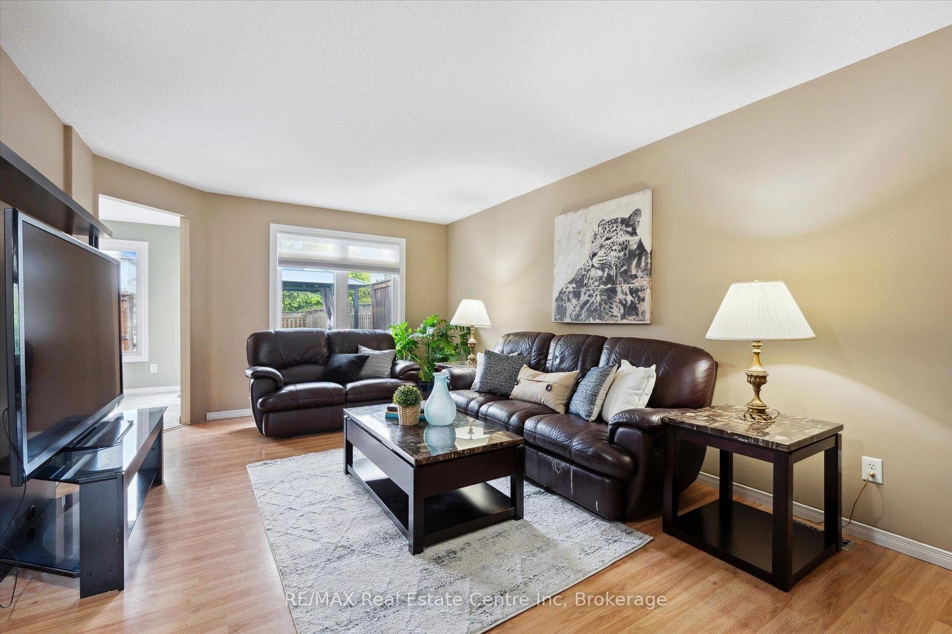 Photo 3 of 16 Bailey Avenue, Guelph, Riverside Park — HOMEH