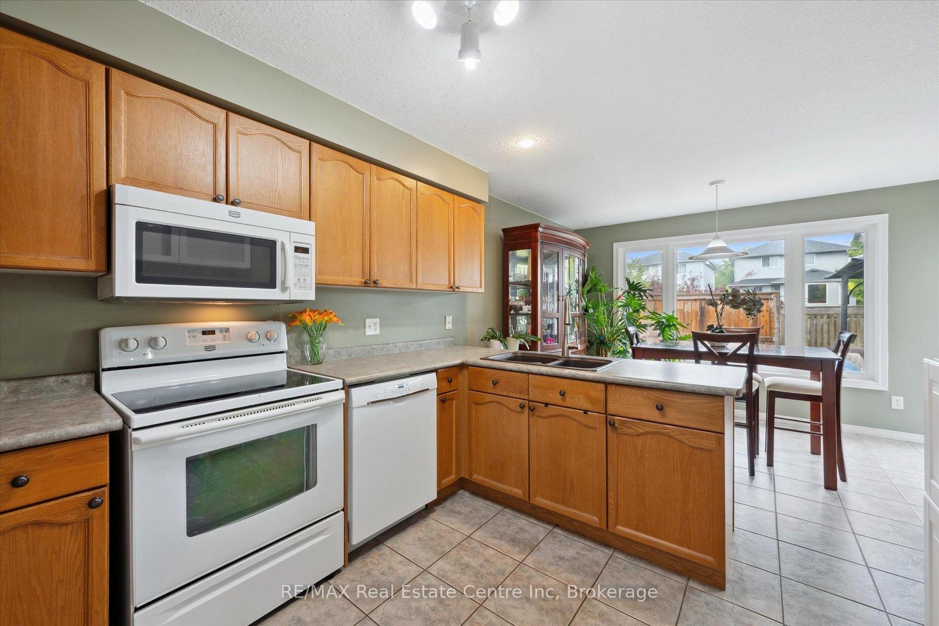 Photo 5 of 16 Bailey Avenue, Guelph, Riverside Park — HOMEH