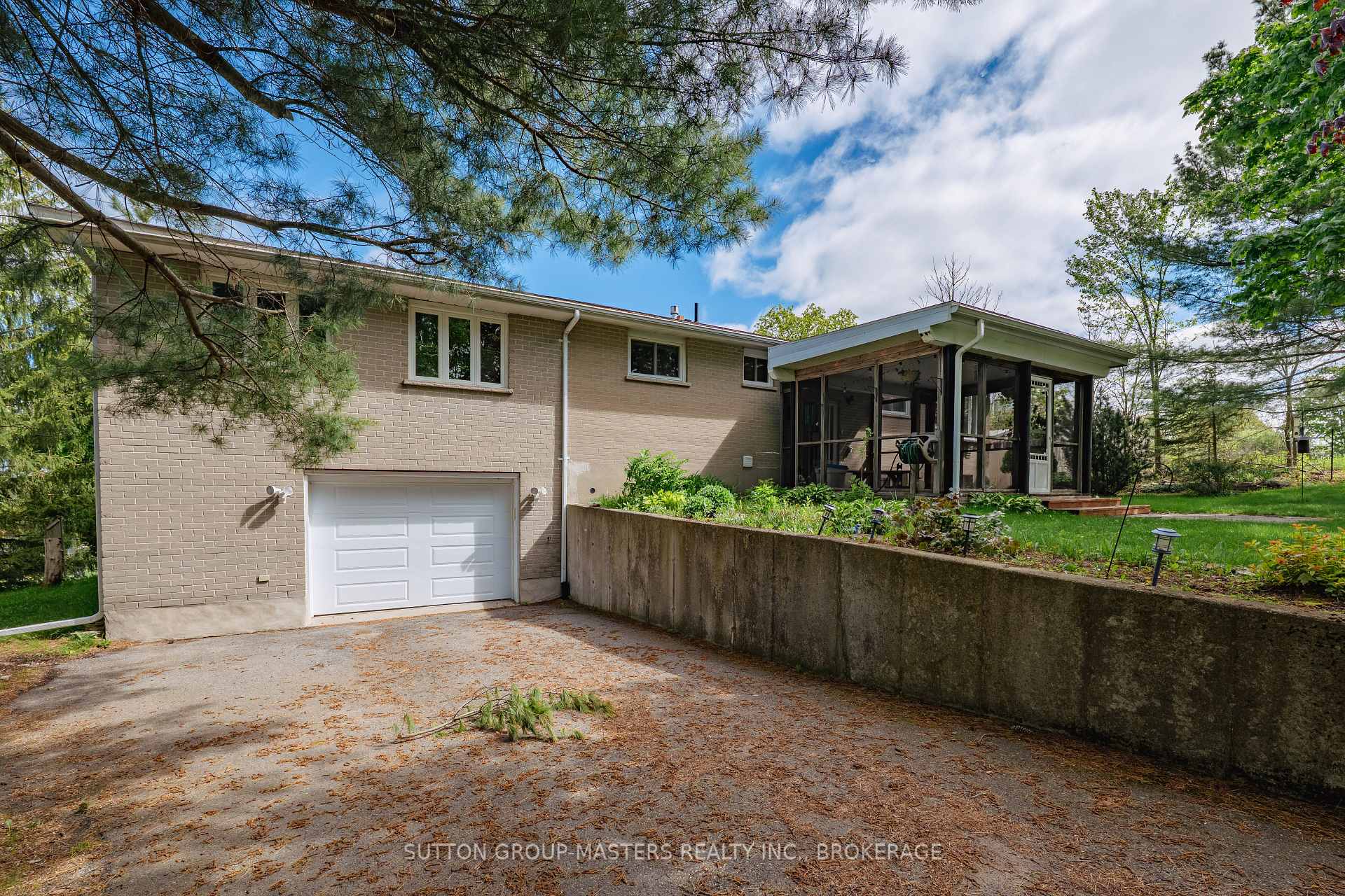 Photo 3 of 2851 Rutledge Road, Frontenac, Frontenac South — HOMEH