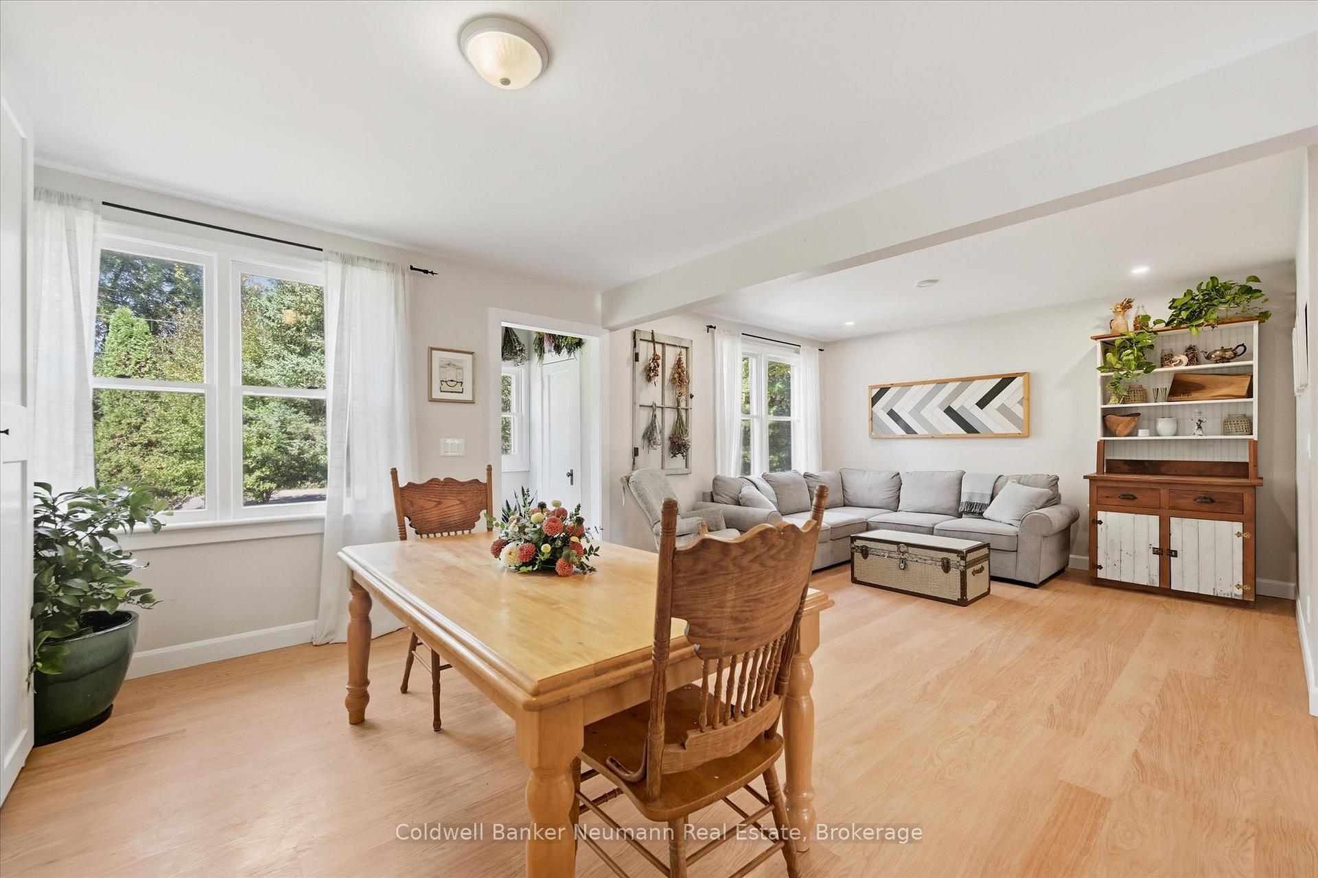 Photo 4 of 1704 2nd Con Road W, Hamilton, Rural Flamborough — HOMEH