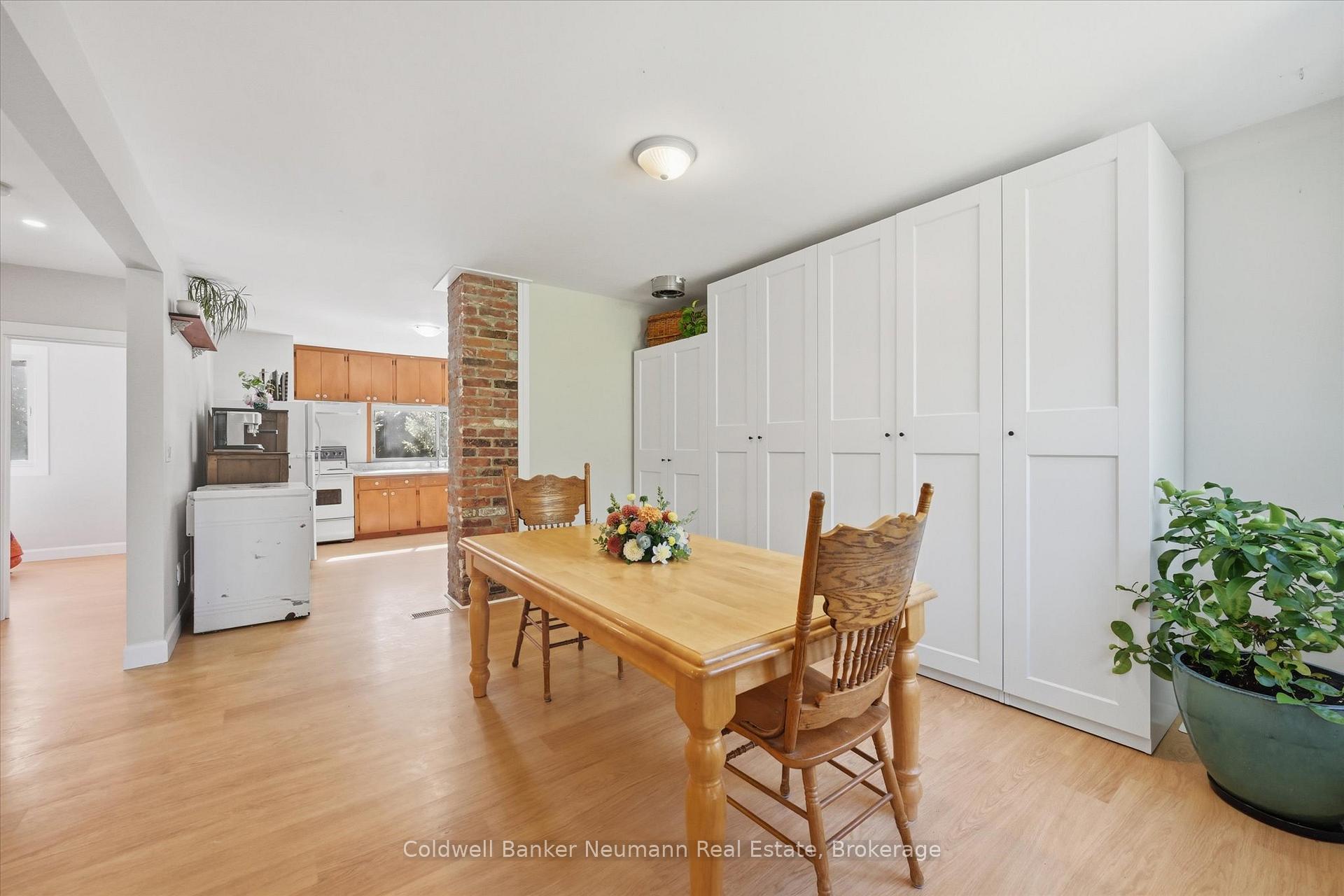 Photo 5 of 1704 2nd Con Road W, Hamilton, Rural Flamborough — HOMEH
