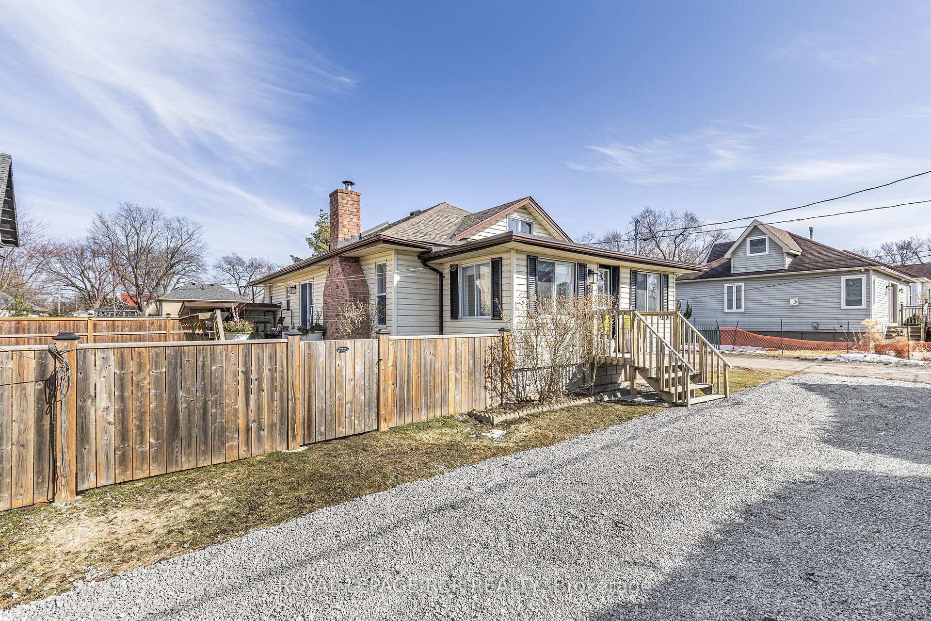 Photo 2 of 829 Sedore Avenue, Georgina, Historic Lakeshore Communities — HOMEH