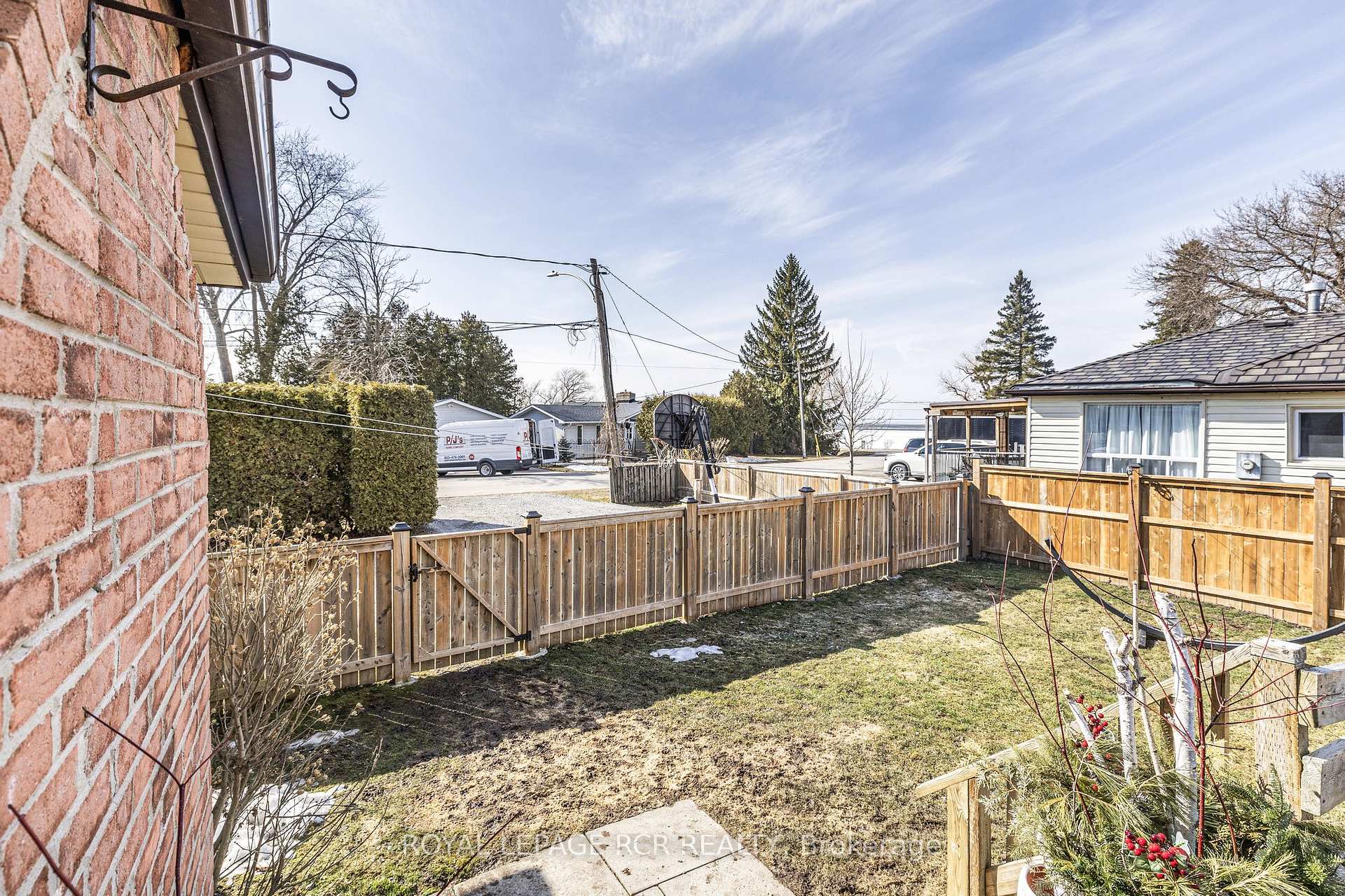 Photo 5 of 829 Sedore Avenue, Georgina, Historic Lakeshore Communities — HOMEH