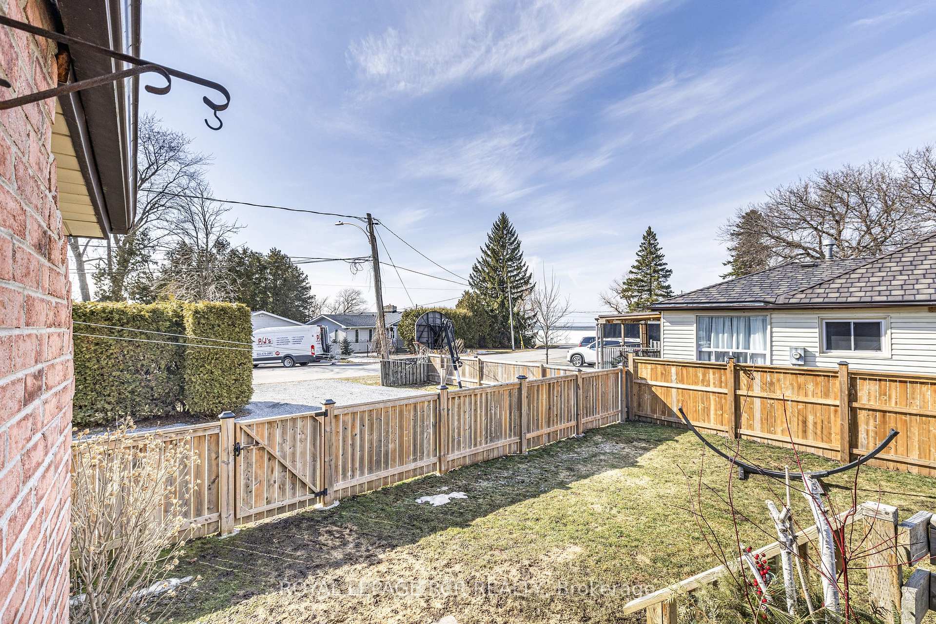 Photo 6 of 829 Sedore Avenue, Georgina, Historic Lakeshore Communities — HOMEH
