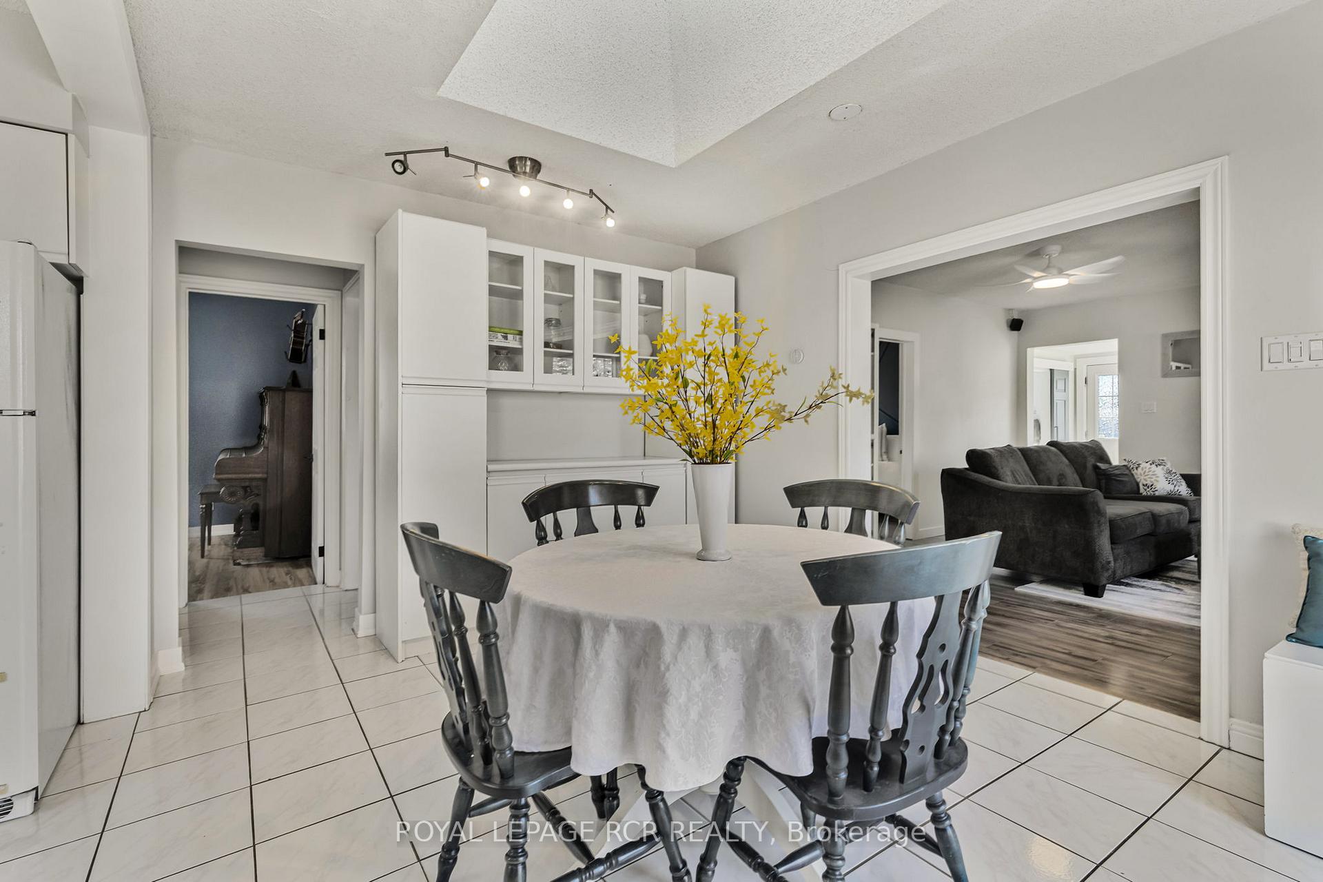 Photo 19 of 829 Sedore Avenue, Georgina, Historic Lakeshore Communities — HOMEH