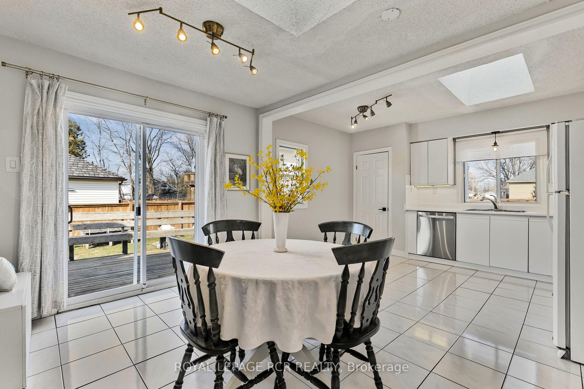 Photo 22 of 829 Sedore Avenue, Georgina, Historic Lakeshore Communities — HOMEH