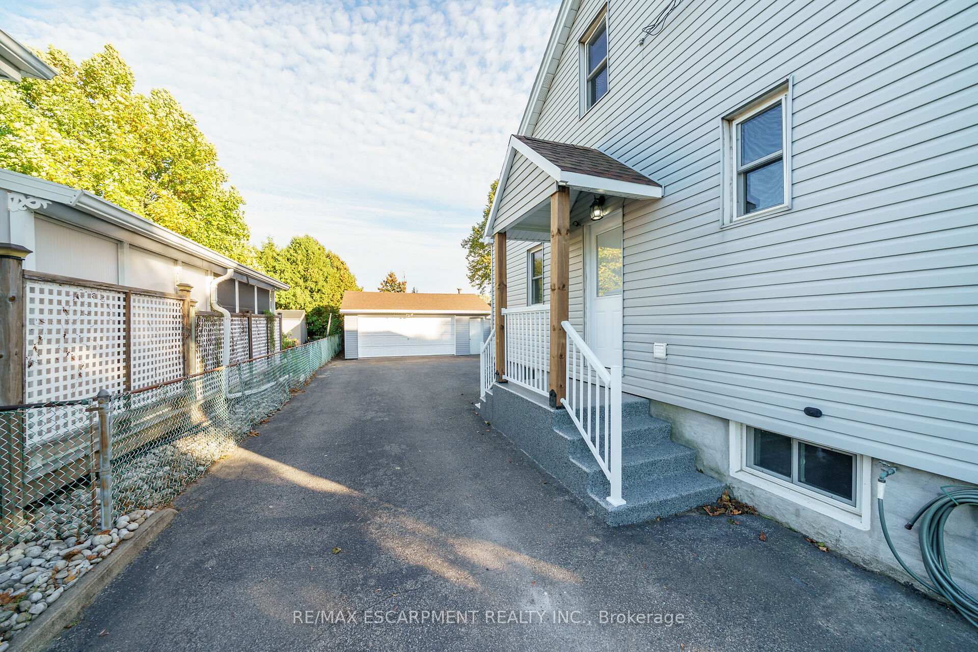 Photo 2 of 350 Pottruff Road N, Hamilton, Kentley — HOMEH