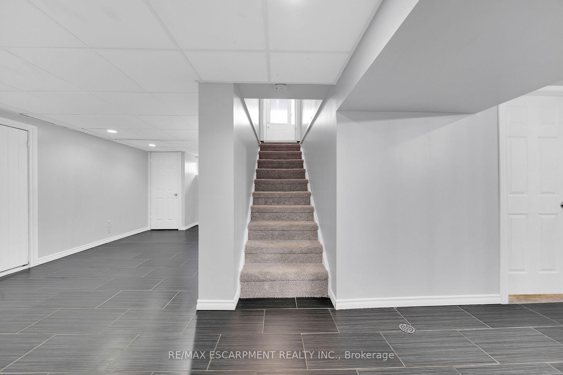 Photo 25 of 350 Pottruff Road N, Hamilton, Kentley — HOMEH