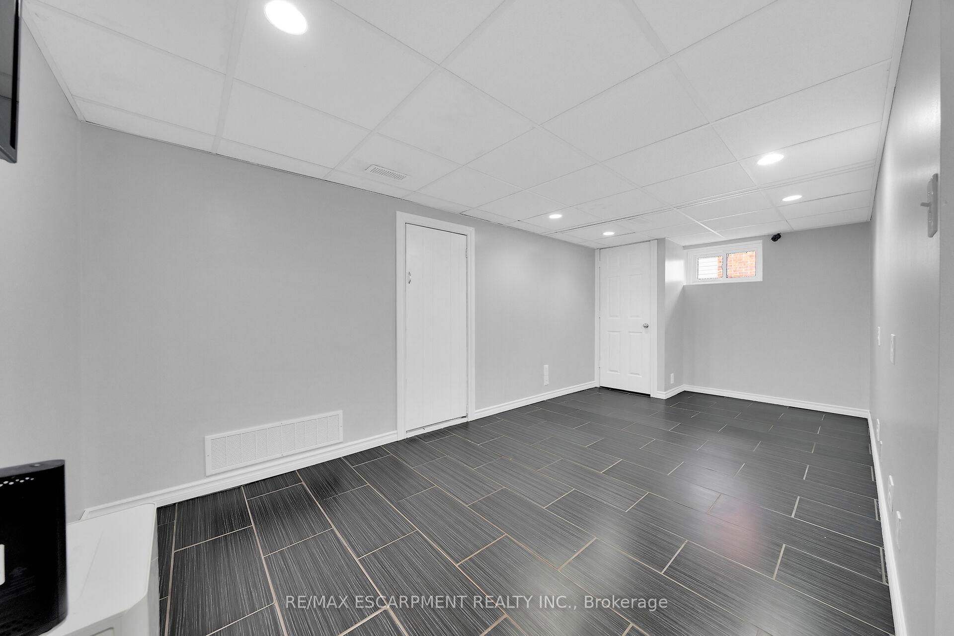 Photo 26 of 350 Pottruff Road N, Hamilton, Kentley — HOMEH