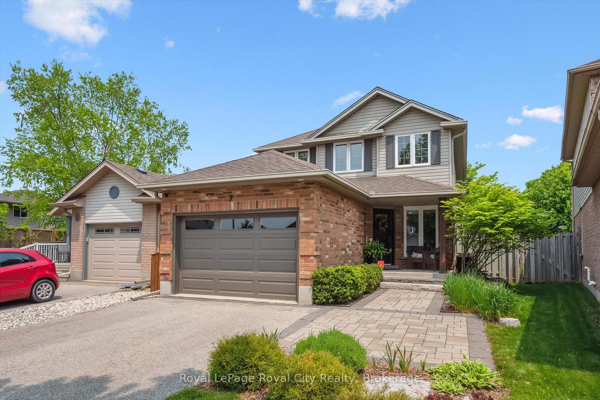 Photo 2 of 7 Hill Trail, Guelph, Grange Road — HOMEH
