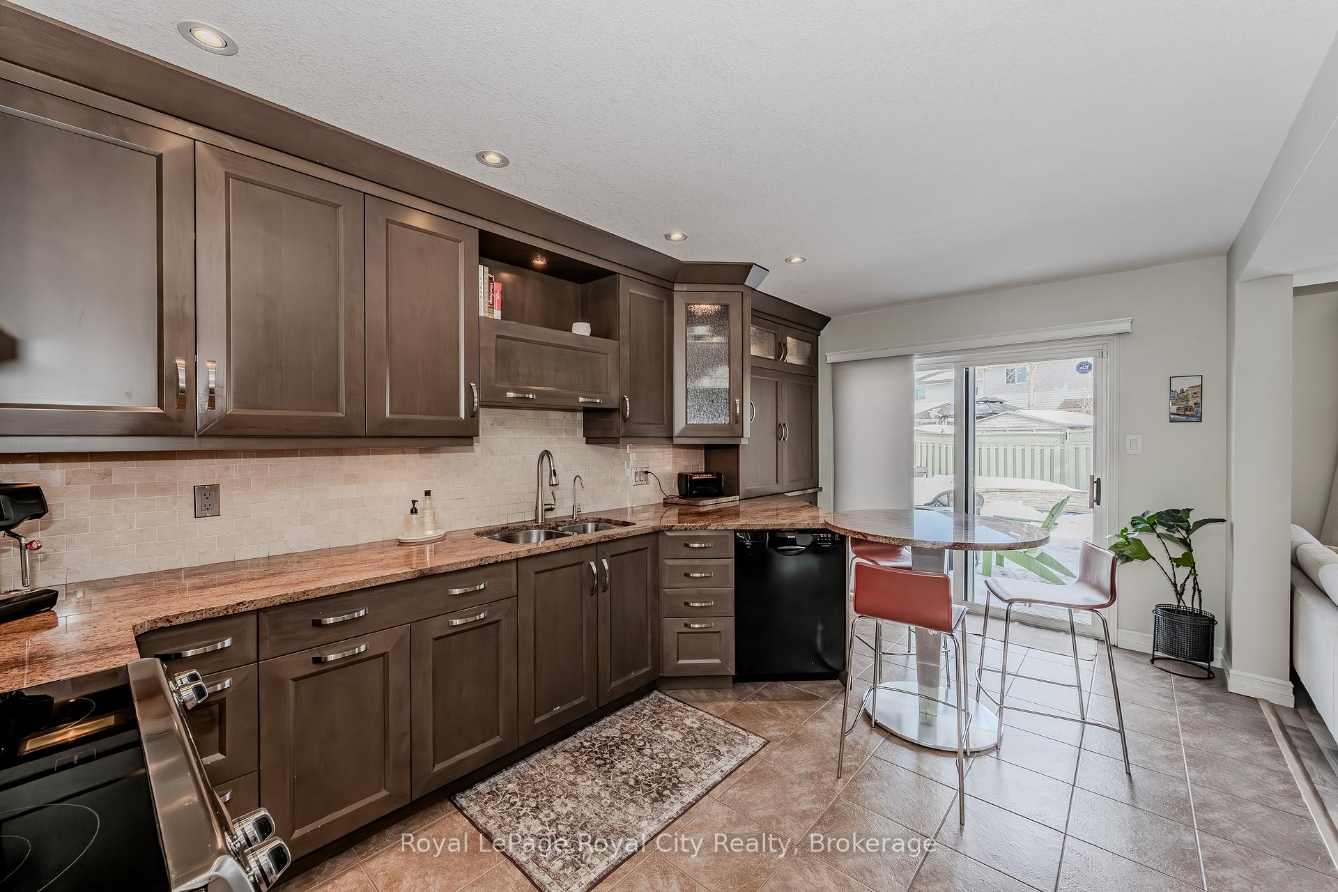 Photo 6 of 7 Hill Trail, Guelph, Grange Road — HOMEH
