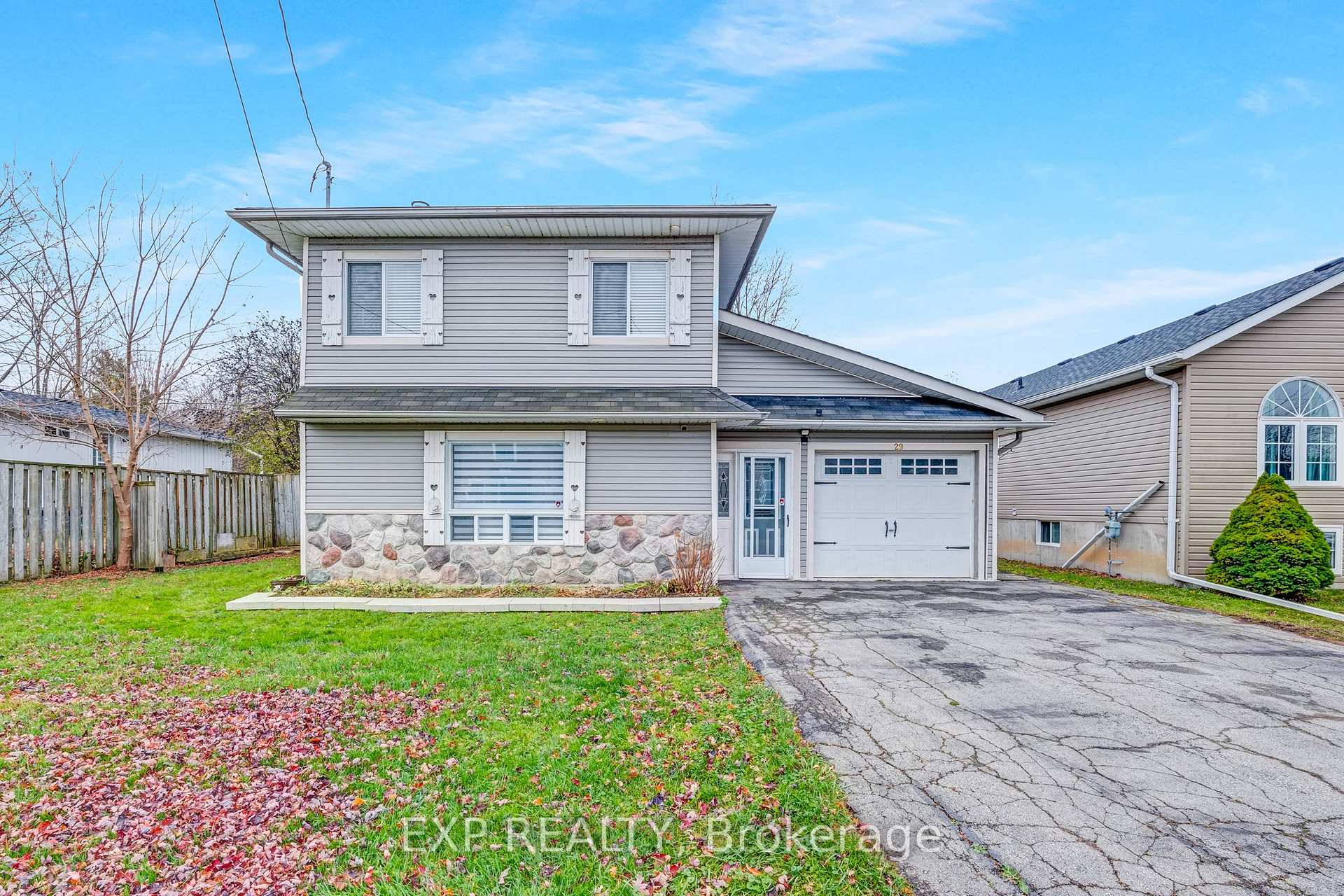 Photo 2 of 29 Alice Avenue, Georgina, Historic Lakeshore Communities — HOMEH