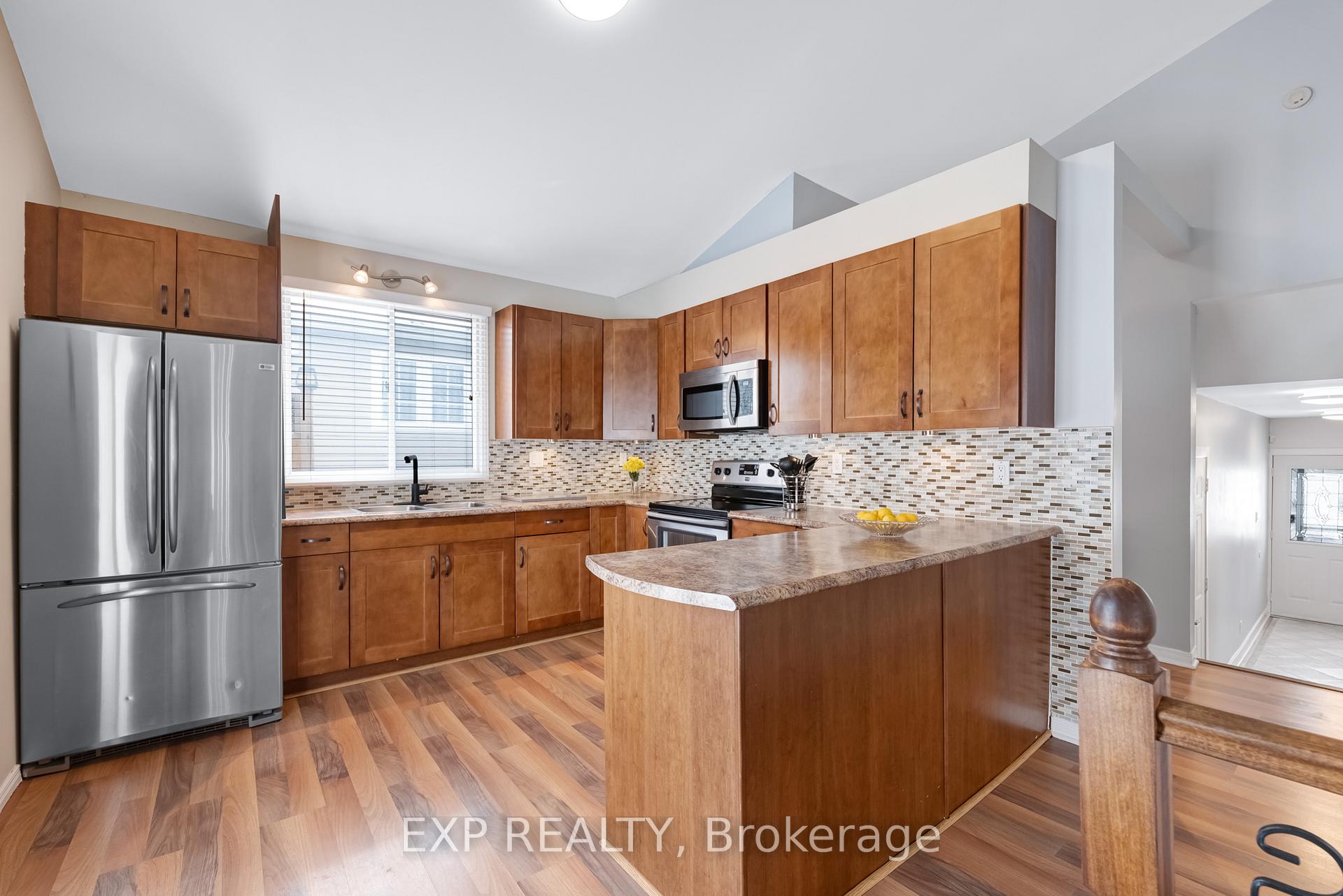 Photo 14 of 29 Alice Avenue, Georgina, Historic Lakeshore Communities — HOMEH