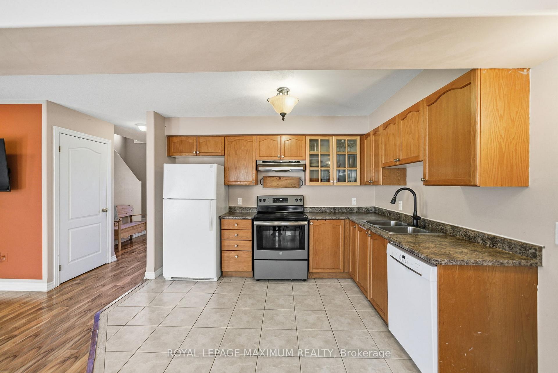 Photo 14 of 12A Marsellus Drive, Barrie, Holly — HOMEH
