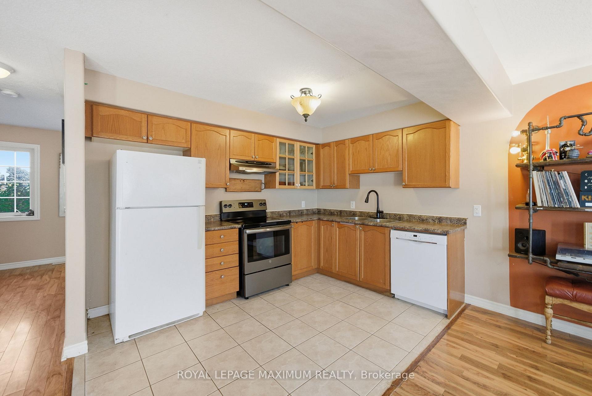 Photo 13 of 12A Marsellus Drive, Barrie, Holly — HOMEH