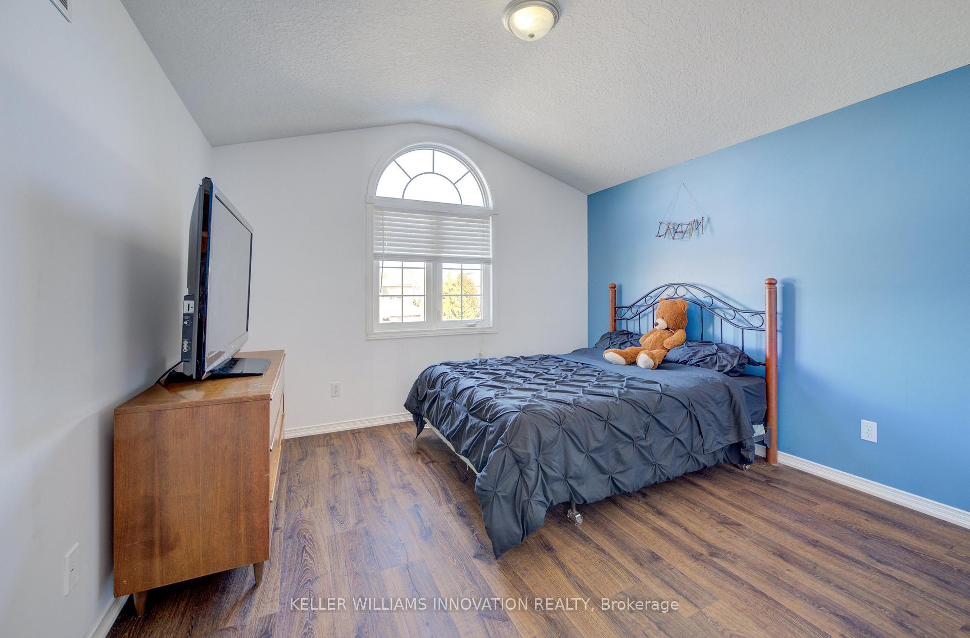 Photo 19 of 37 Grey Oak Drive, Guelph, Pineridge/Westminster Woods — HOMEH