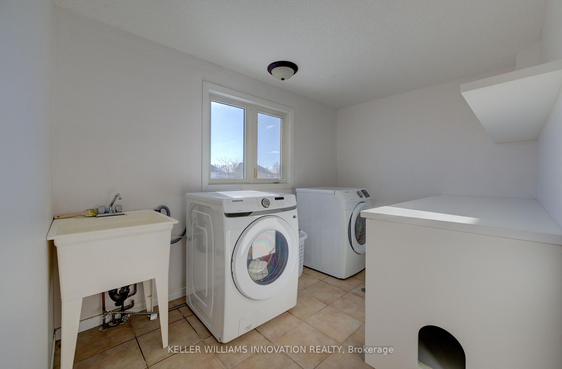 Photo 22 of 37 Grey Oak Drive, Guelph, Pineridge/Westminster Woods — HOMEH