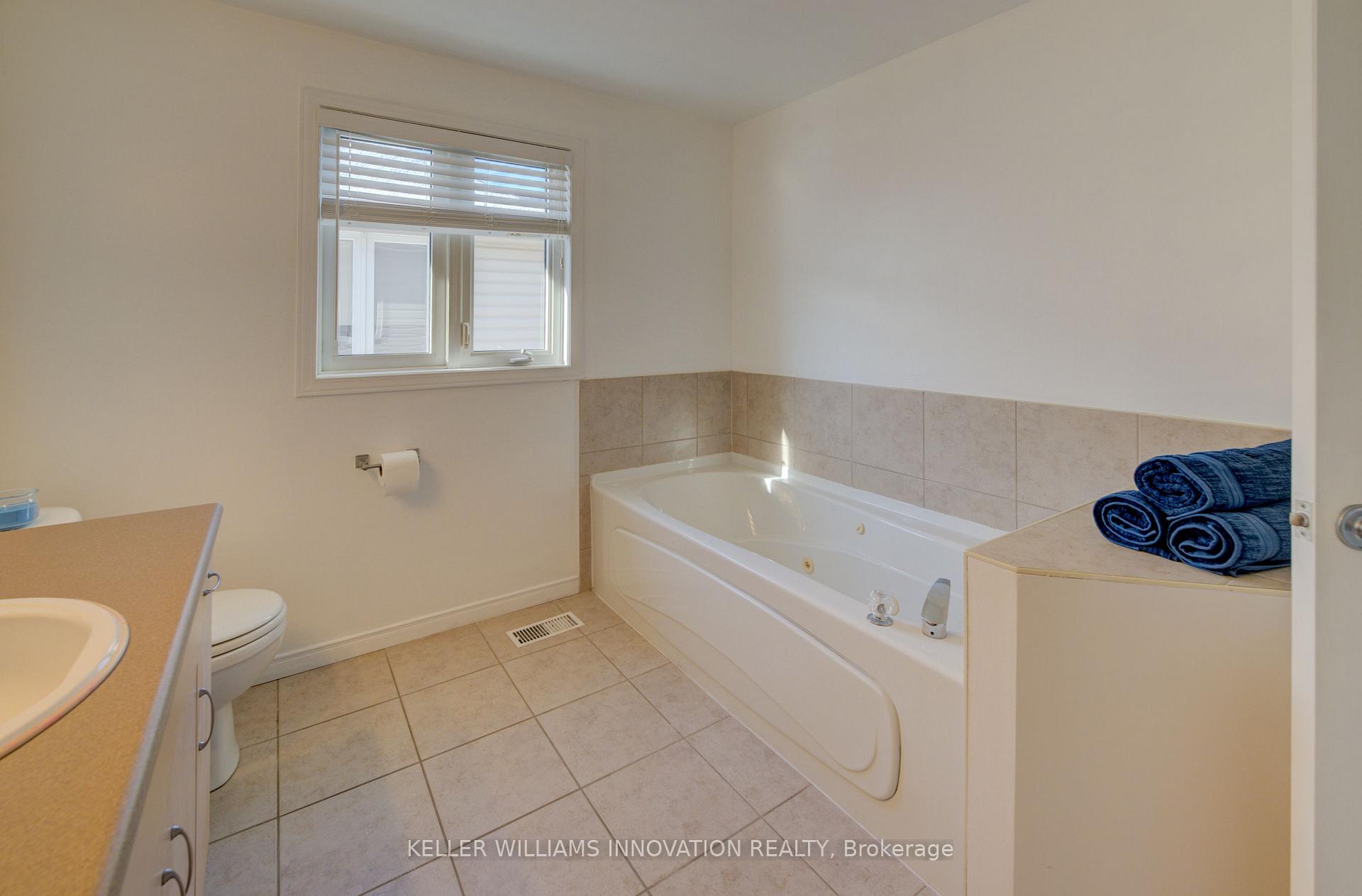 Photo 24 of 37 Grey Oak Drive, Guelph, Pineridge/Westminster Woods — HOMEH