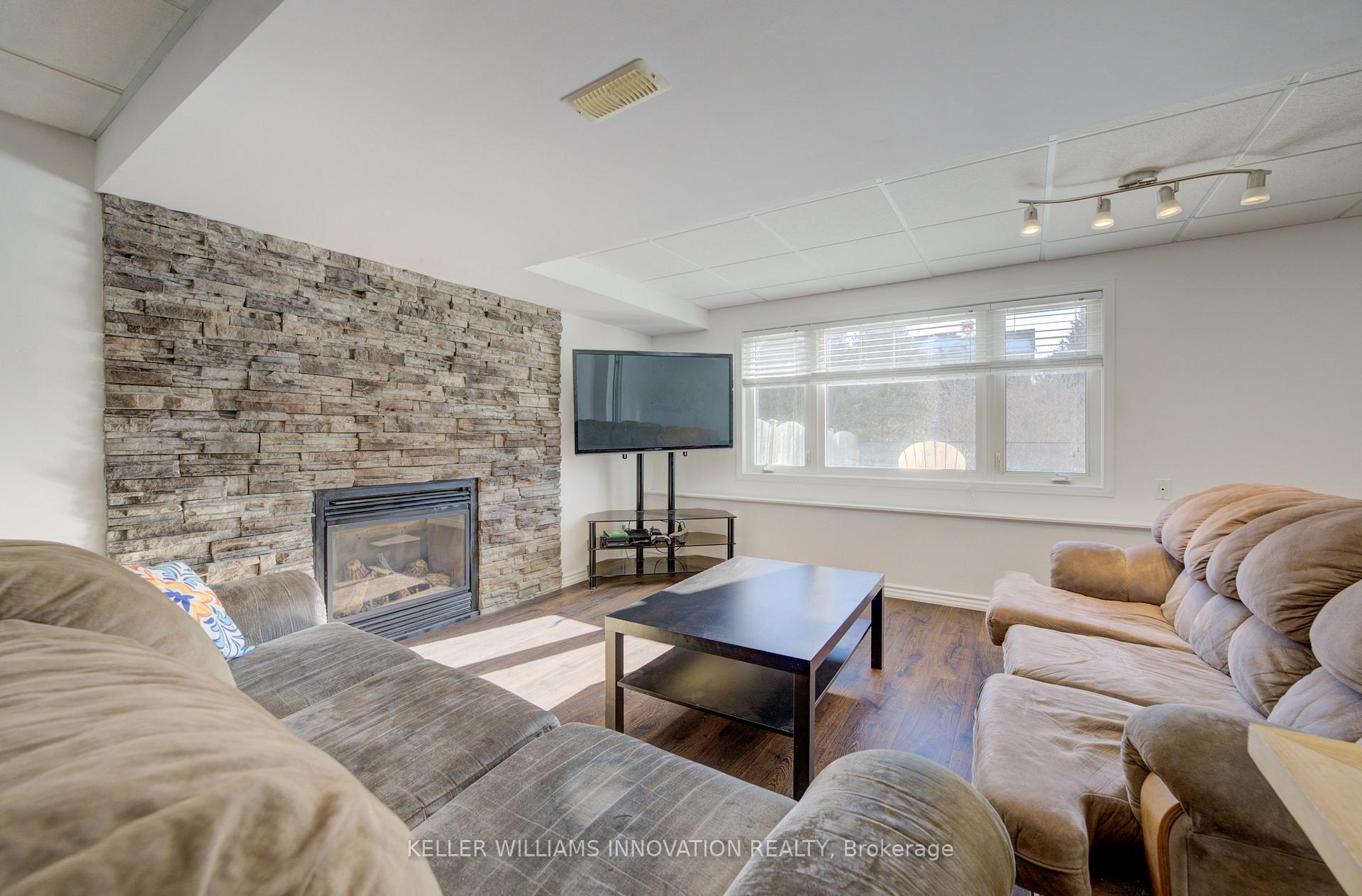 Photo 28 of 37 Grey Oak Drive, Guelph, Pineridge/Westminster Woods — HOMEH