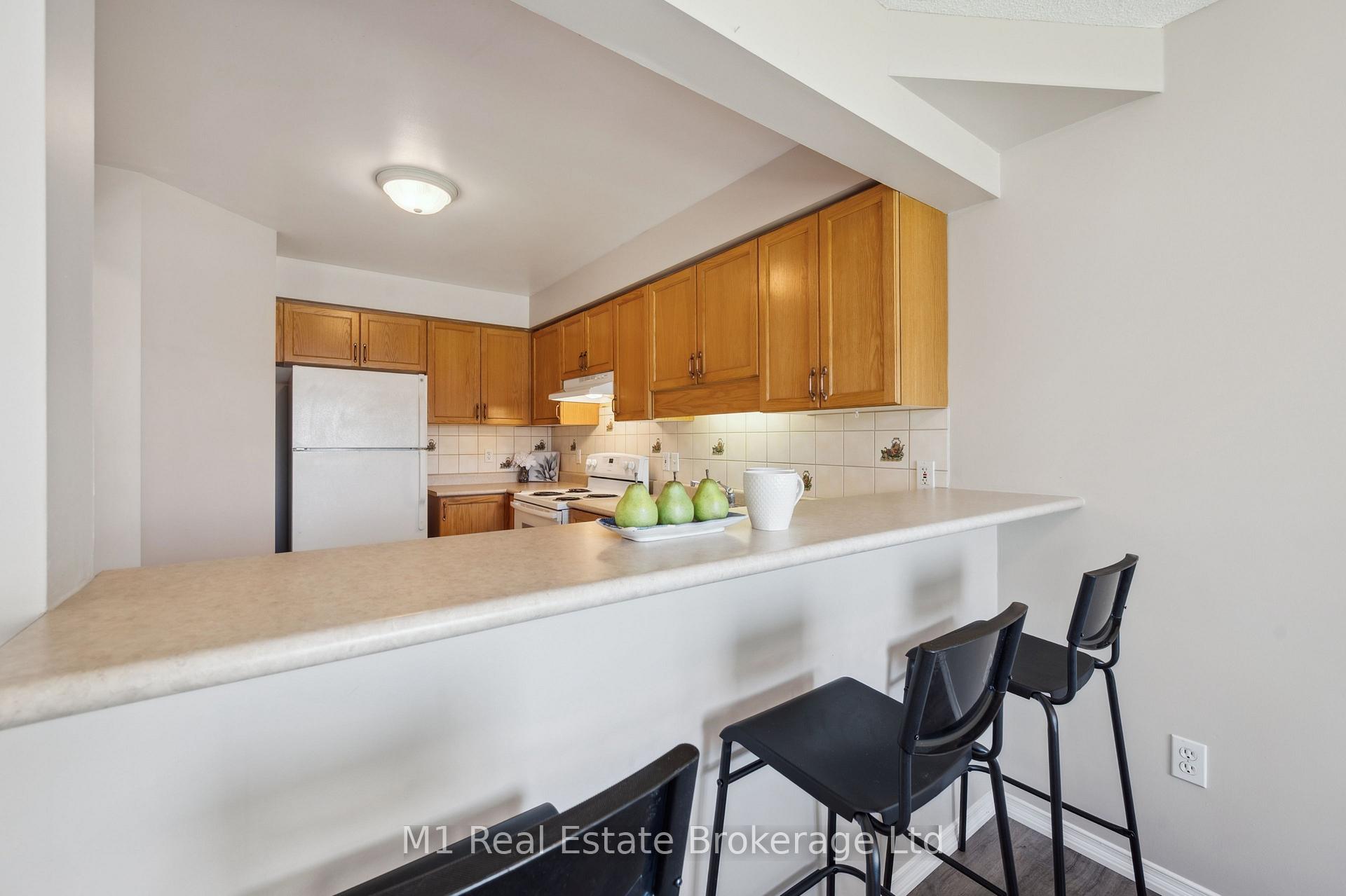Photo 11 of 9 Eugene Drive, Guelph, Pineridge/Westminster Woods — HOMEH