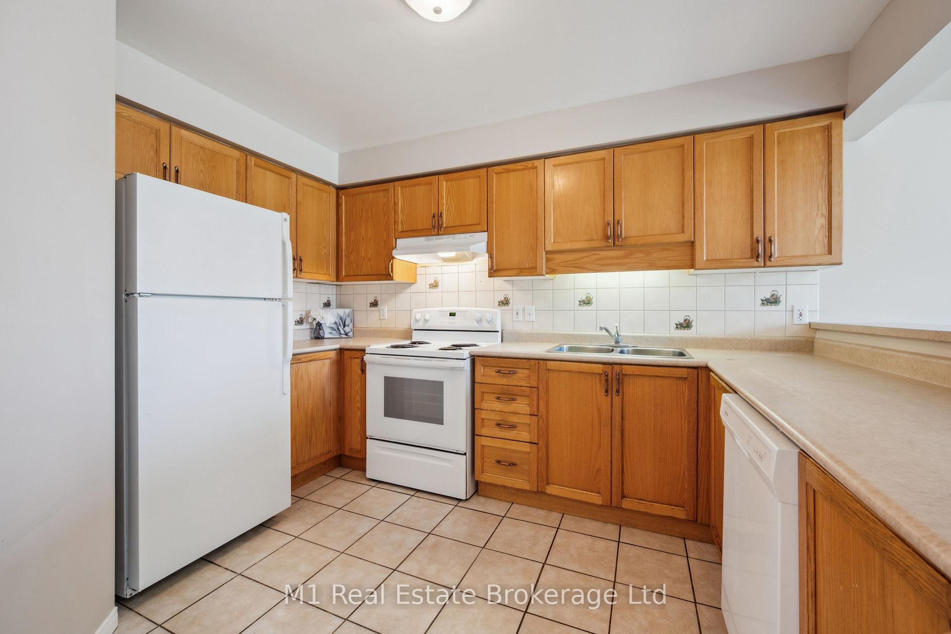 Photo 12 of 9 Eugene Drive, Guelph, Pineridge/Westminster Woods — HOMEH