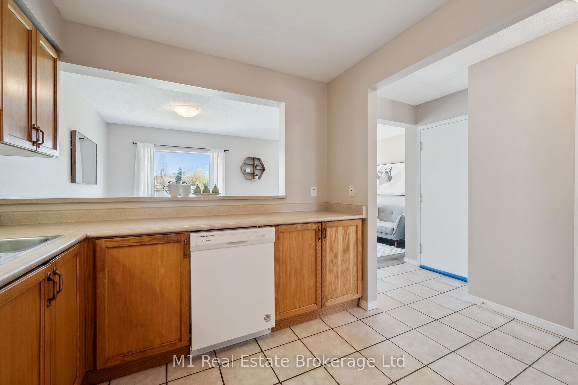 Photo 15 of 9 Eugene Drive, Guelph, Pineridge/Westminster Woods — HOMEH