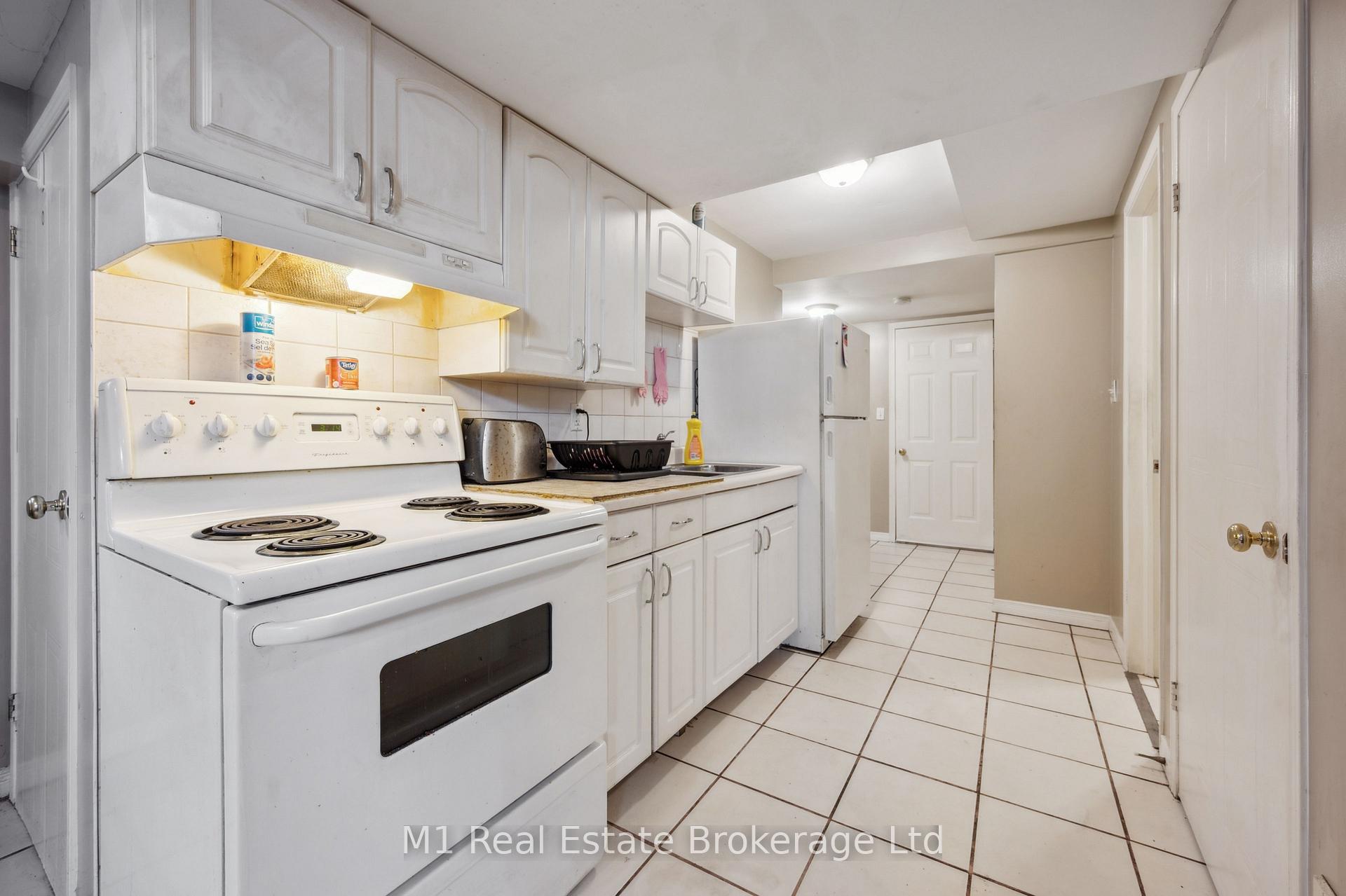 Photo 27 of 9 Eugene Drive, Guelph, Pineridge/Westminster Woods — HOMEH
