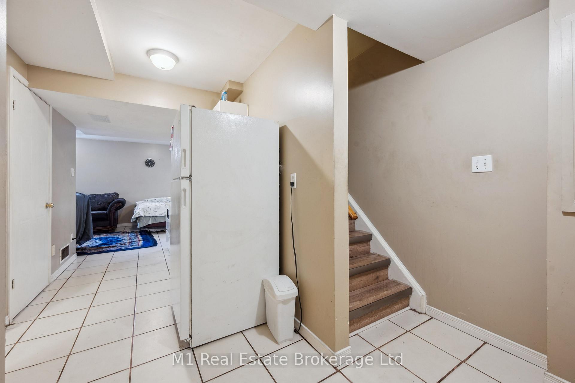 Photo 33 of 9 Eugene Drive, Guelph, Pineridge/Westminster Woods — HOMEH