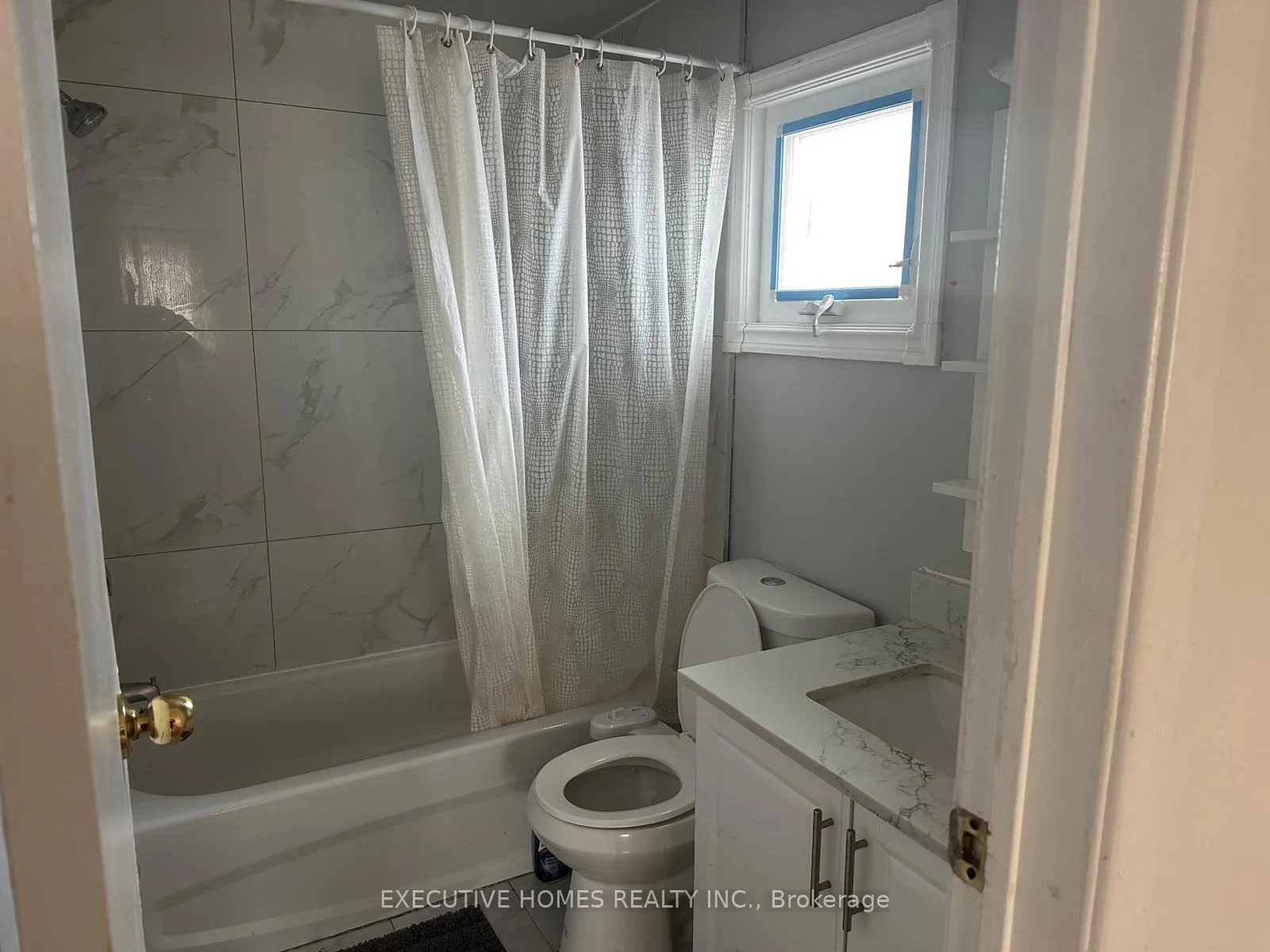 Photo 9 of 18 Sheldrake Court, Brampton, Brampton South — HOMEH