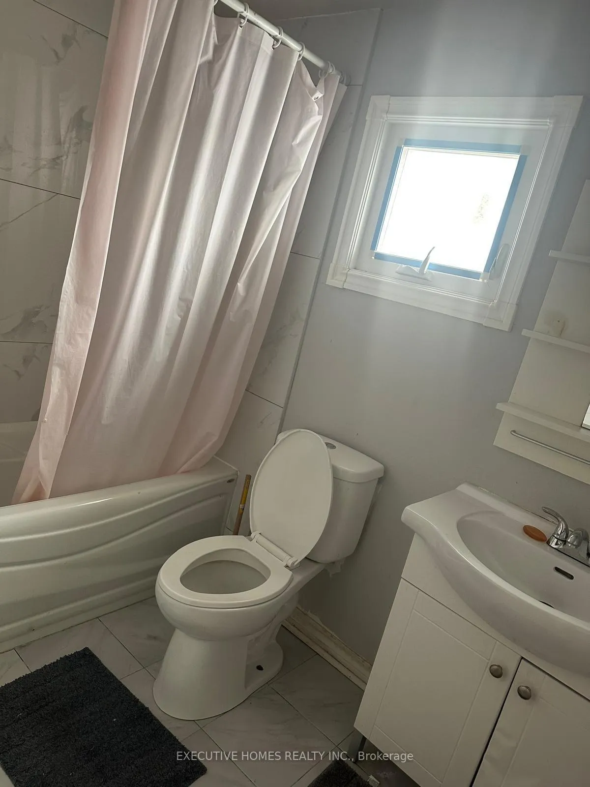 Photo 11 of 18 Sheldrake Court, Brampton, Brampton South — HOMEH