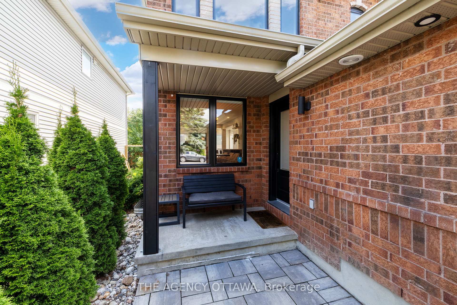 Photo 4 of 32 Whitestone Drive, Ottawa, Central Park — HOMEH