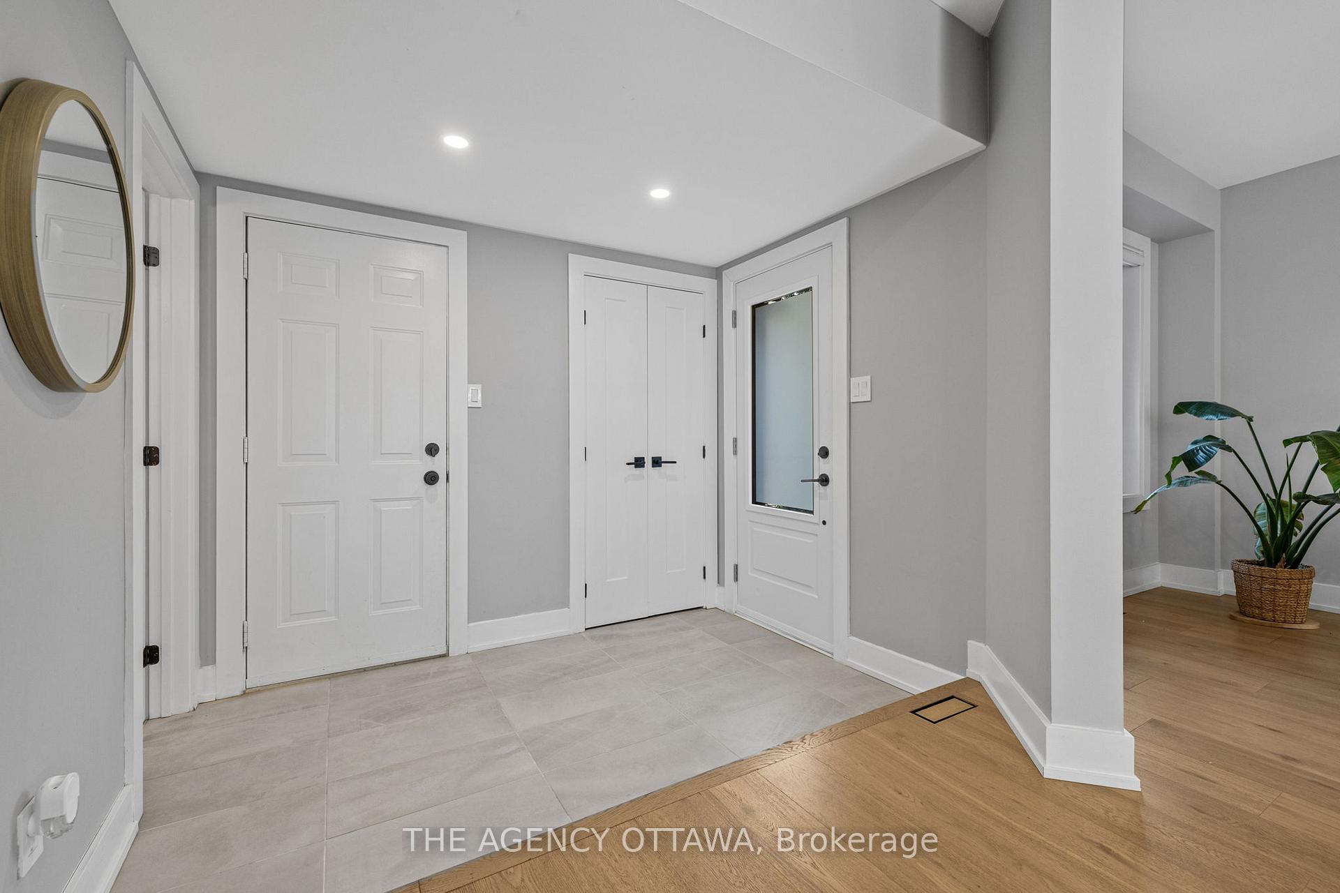 Photo 5 of 32 Whitestone Drive, Ottawa, Central Park — HOMEH
