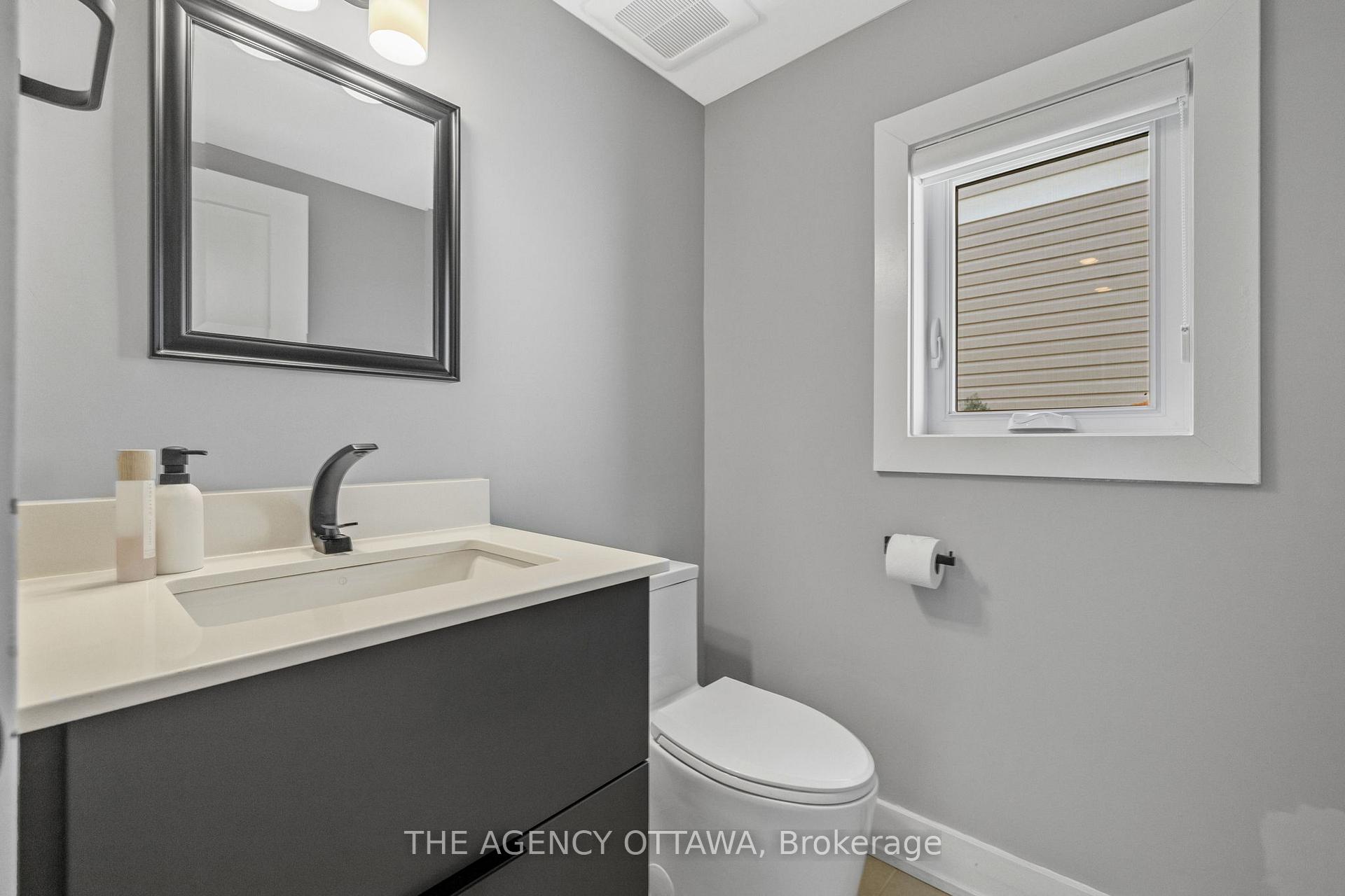 Photo 6 of 32 Whitestone Drive, Ottawa, Central Park — HOMEH