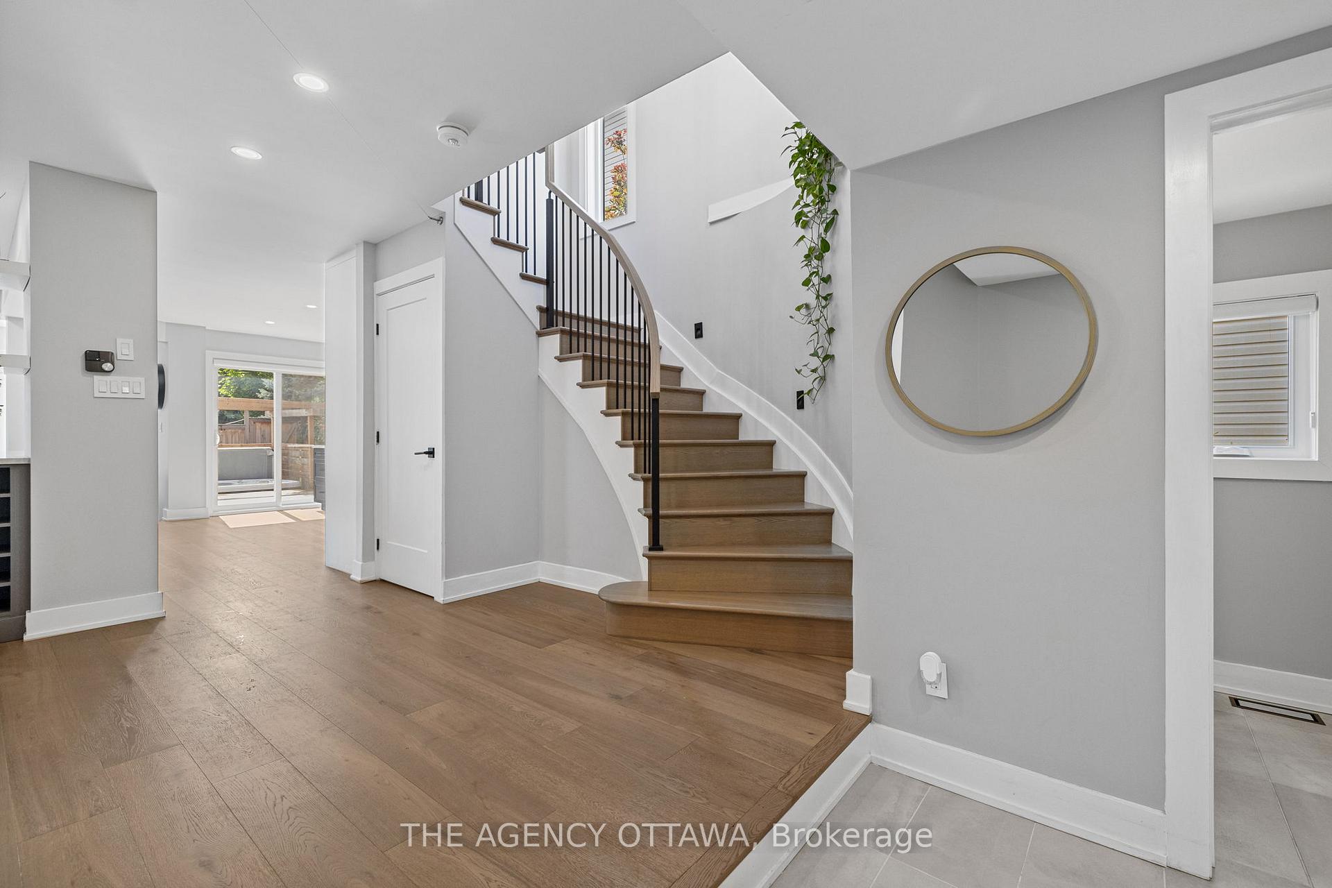 Photo 7 of 32 Whitestone Drive, Ottawa, Central Park — HOMEH