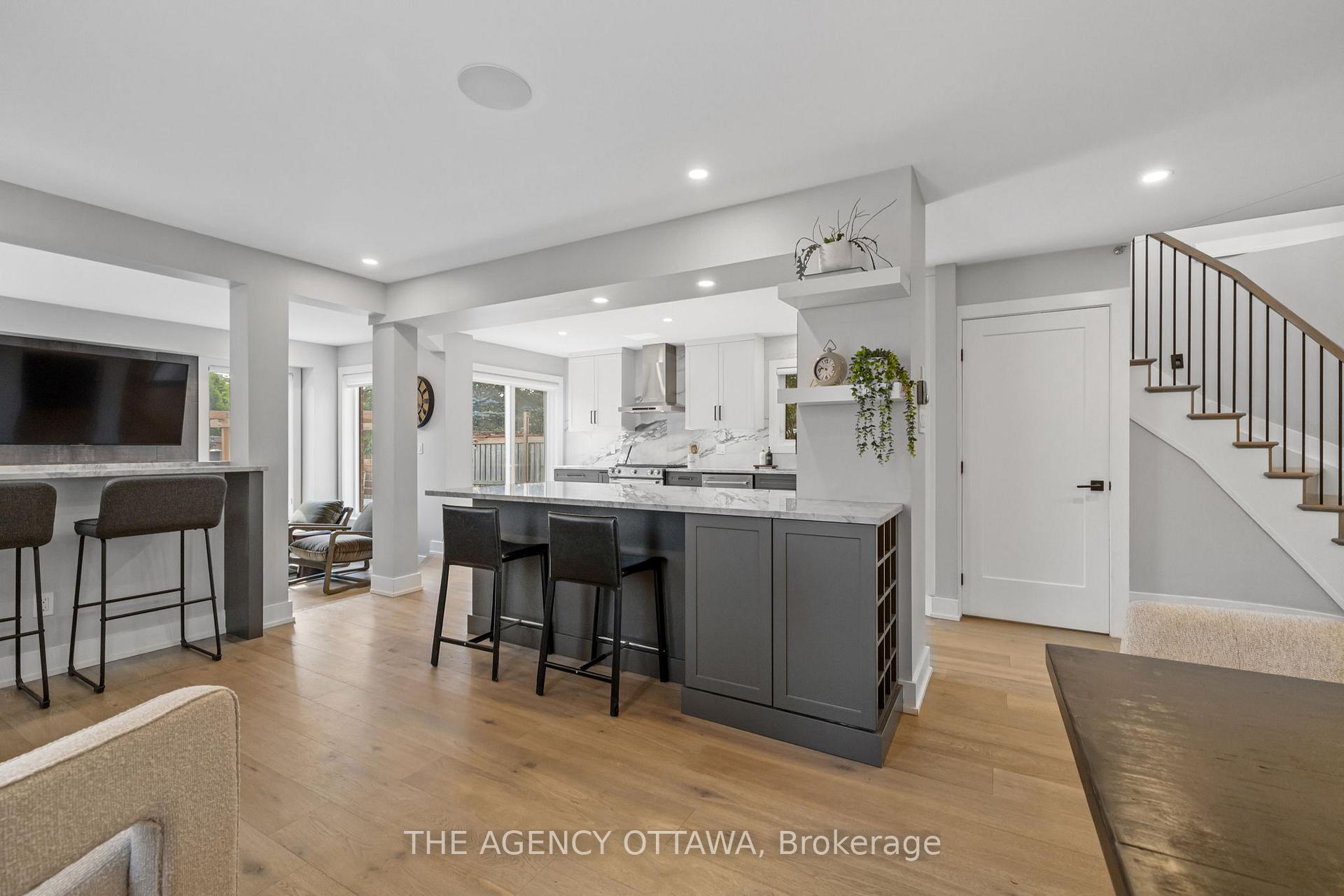Photo 12 of 32 Whitestone Drive, Ottawa, Central Park — HOMEH