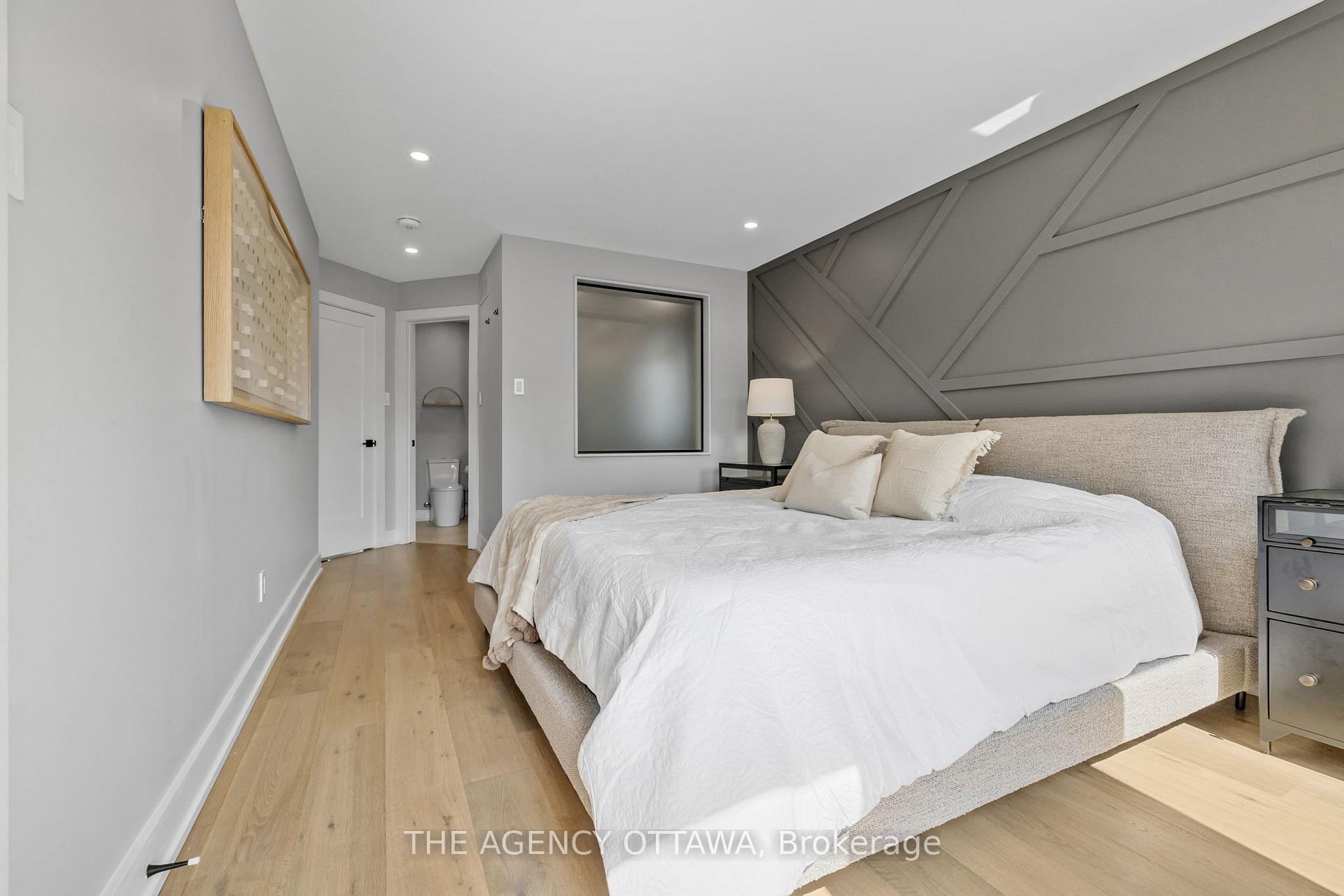 Photo 28 of 32 Whitestone Drive, Ottawa, Central Park — HOMEH