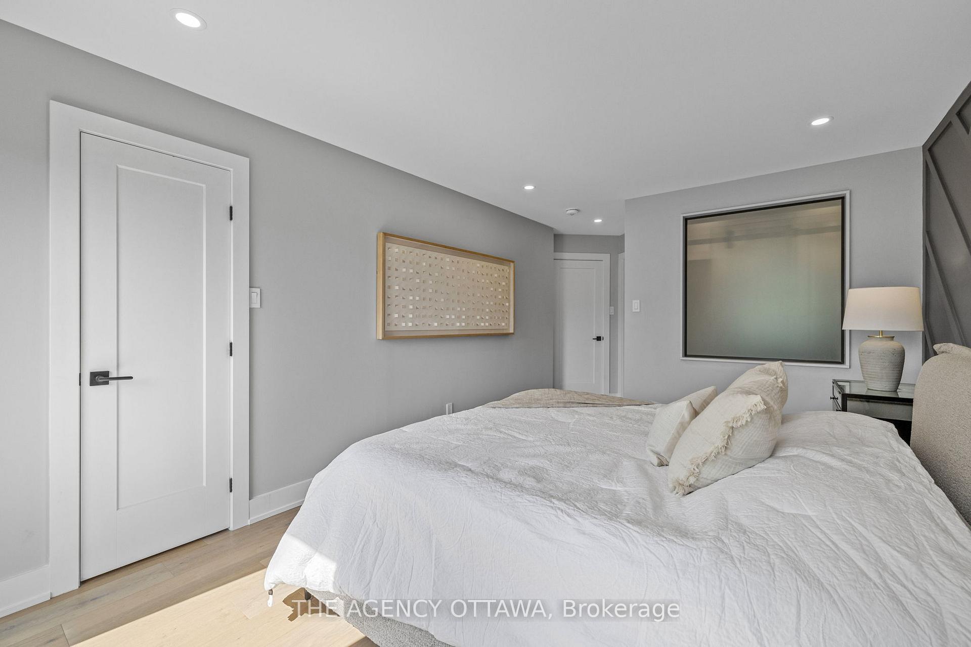 Photo 29 of 32 Whitestone Drive, Ottawa, Central Park — HOMEH