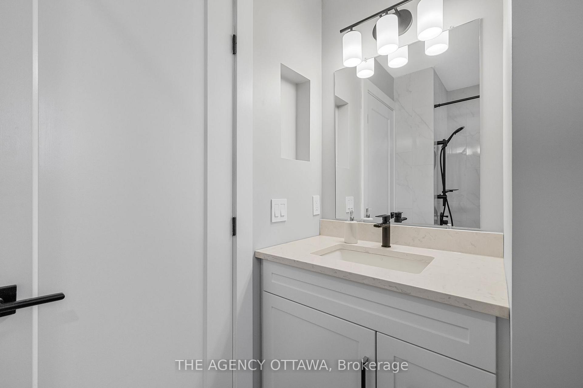 Photo 33 of 32 Whitestone Drive, Ottawa, Central Park — HOMEH