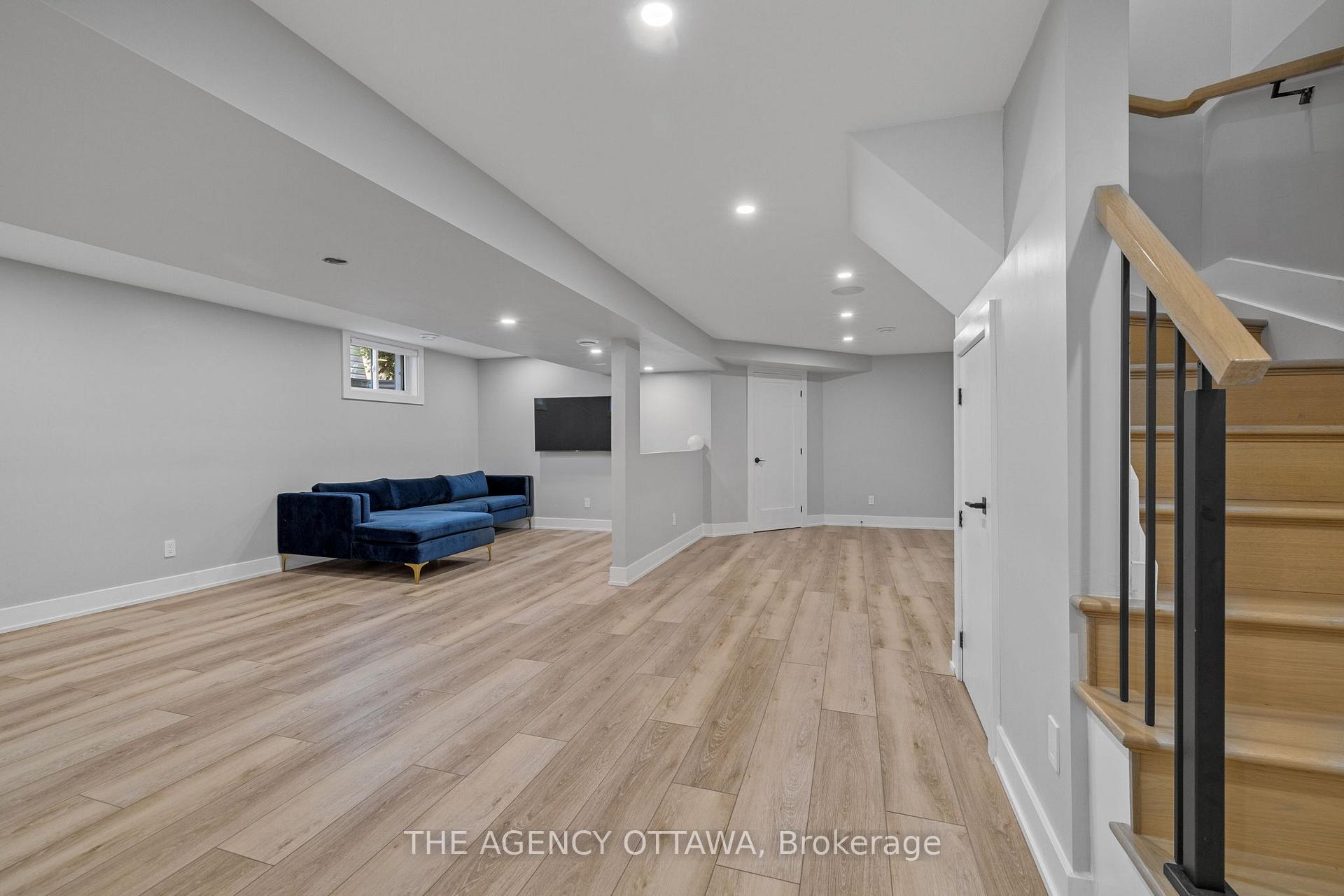 Photo 35 of 32 Whitestone Drive, Ottawa, Central Park — HOMEH