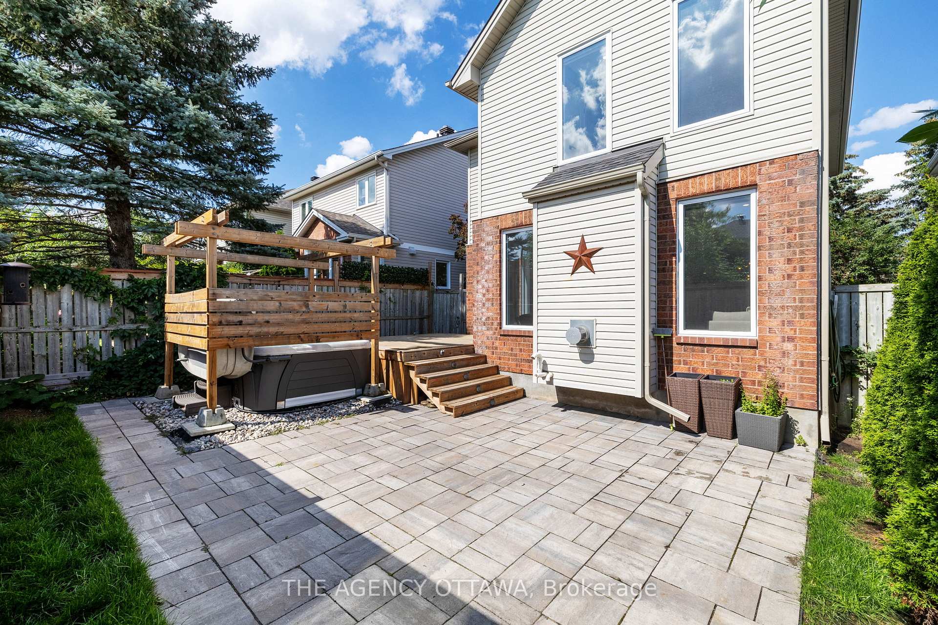 Photo 43 of 32 Whitestone Drive, Ottawa, Central Park — HOMEH