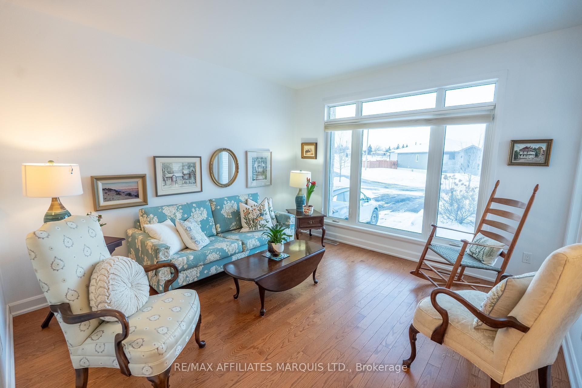 Photo 3 of 124 Emily Jade Crescent, Cornwall — HOMEH