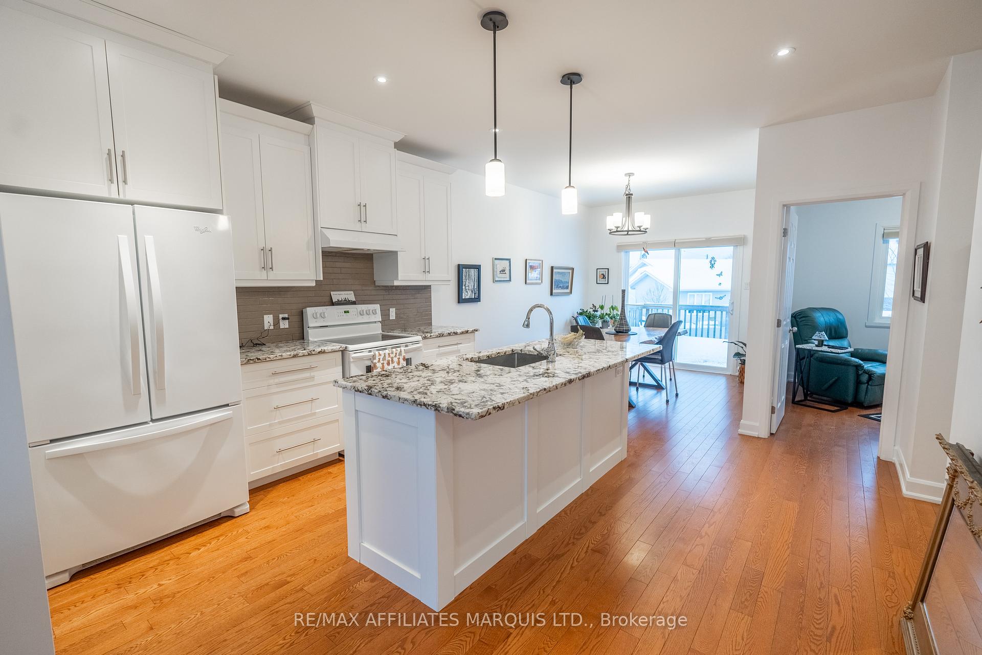 Photo 5 of 124 Emily Jade Crescent, Cornwall — HOMEH